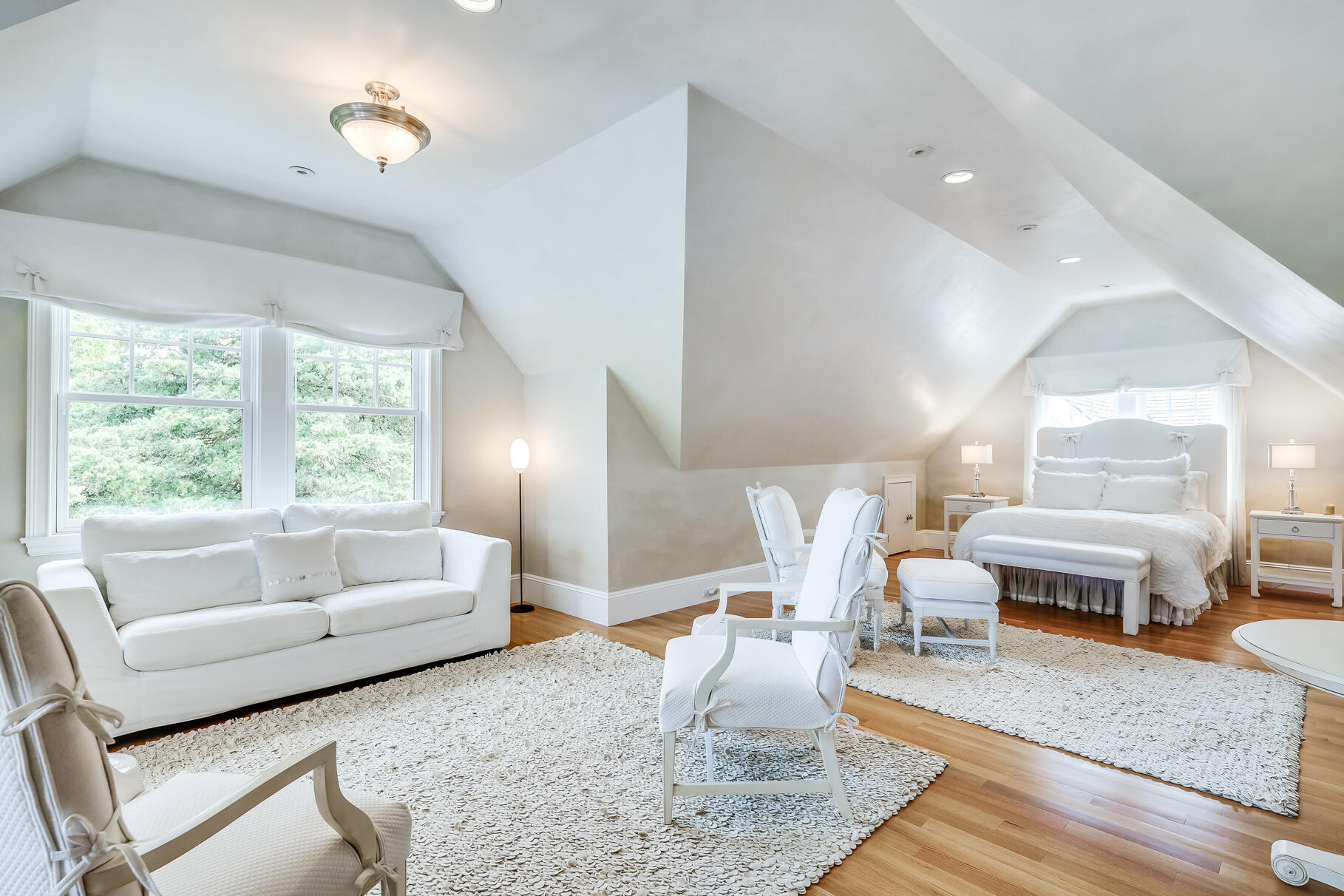 Osterville, Massachusetts 02655, United States, 5 Bedrooms Bedrooms, ,6 BathroomsBathrooms,Residential,Active,98907