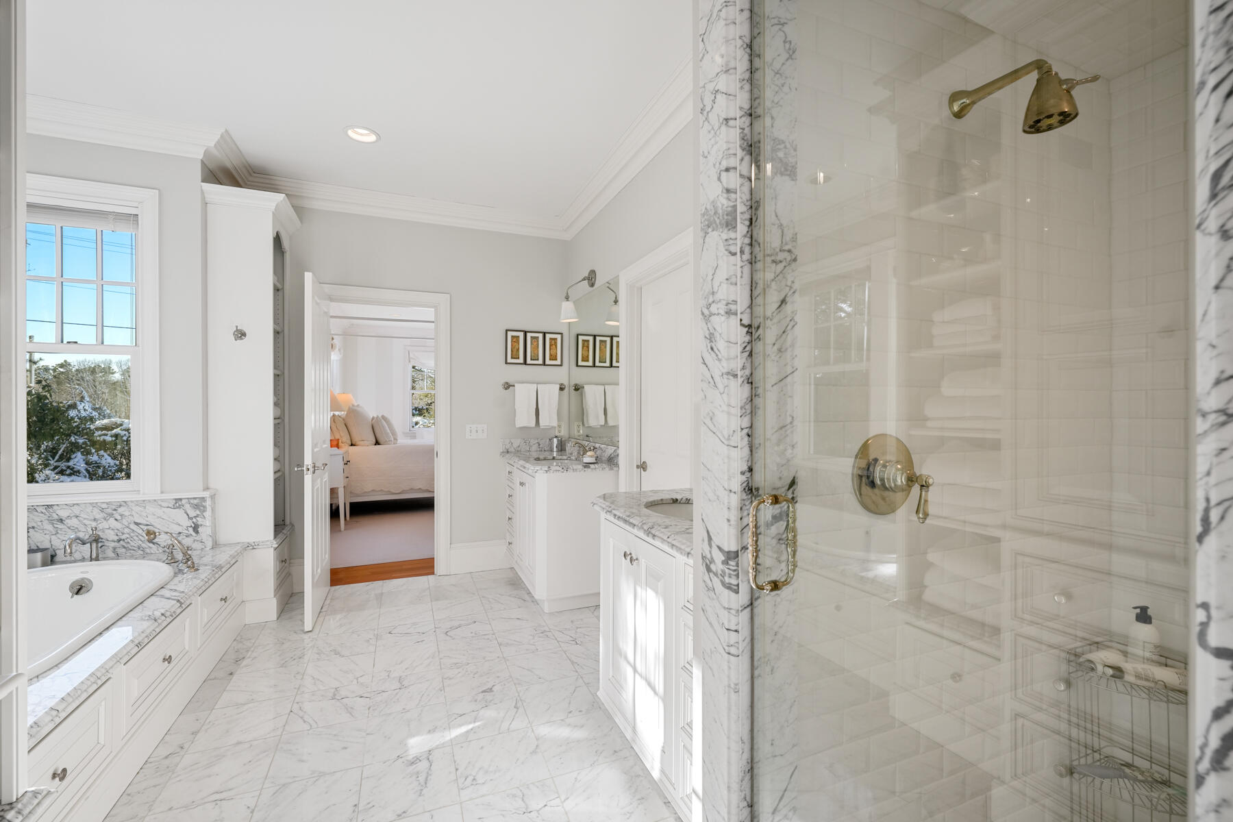 Osterville, Massachusetts 02655, United States, 5 Bedrooms Bedrooms, ,6 BathroomsBathrooms,Residential,Active,98907