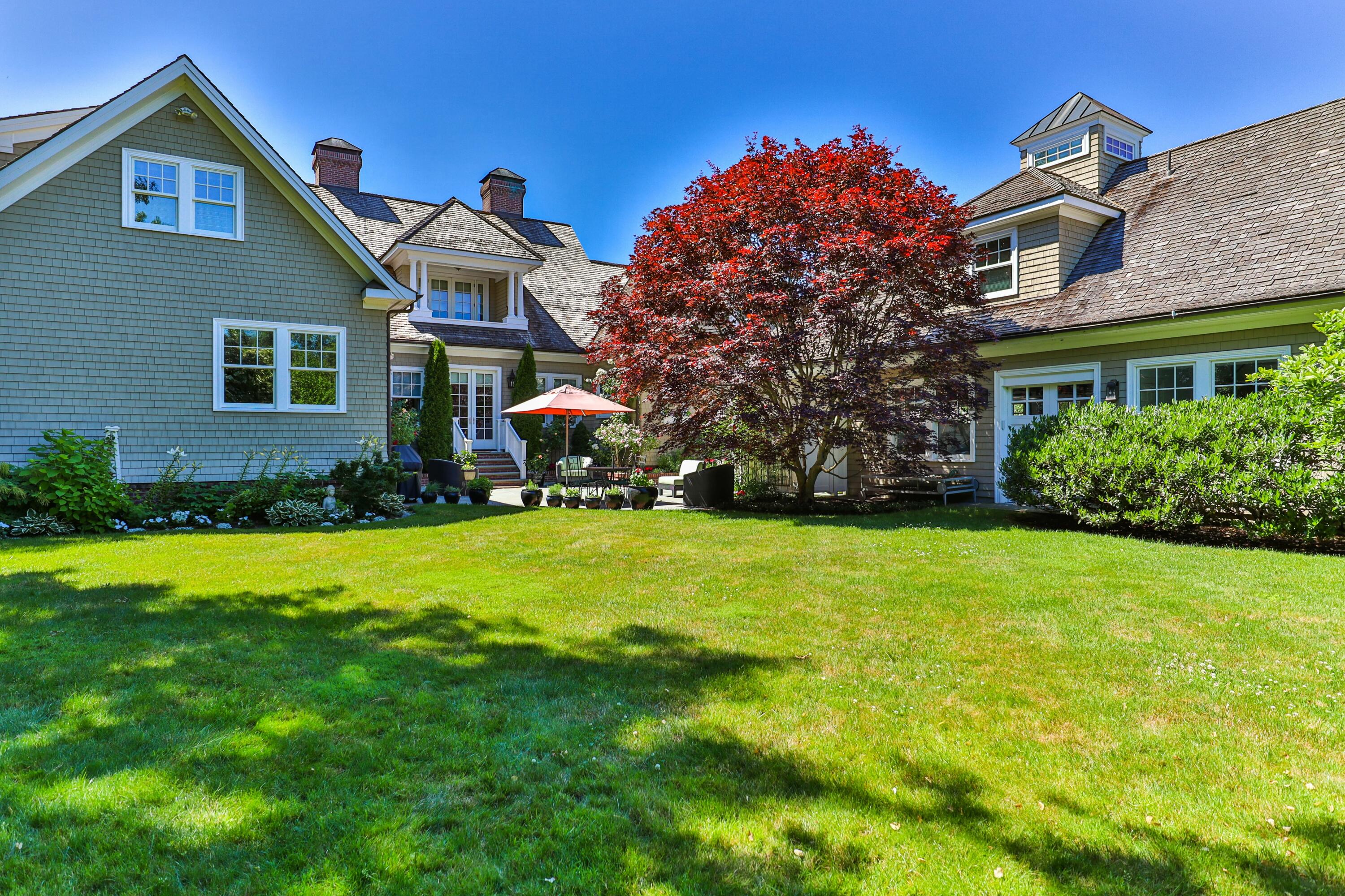 Osterville, Massachusetts 02655, United States, 5 Bedrooms Bedrooms, ,6 BathroomsBathrooms,Residential,Active,98907