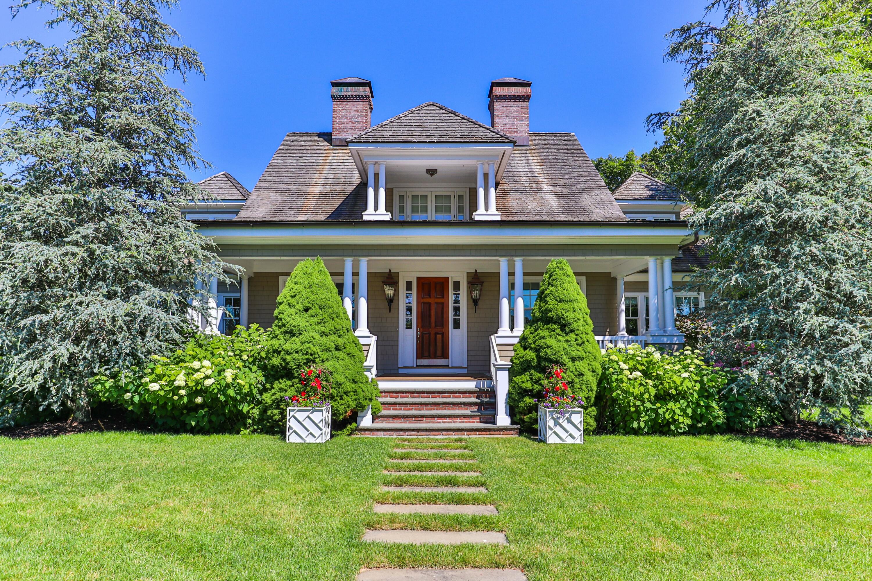 Osterville, Massachusetts 02655, United States, 5 Bedrooms Bedrooms, ,6 BathroomsBathrooms,Residential,Active,98907