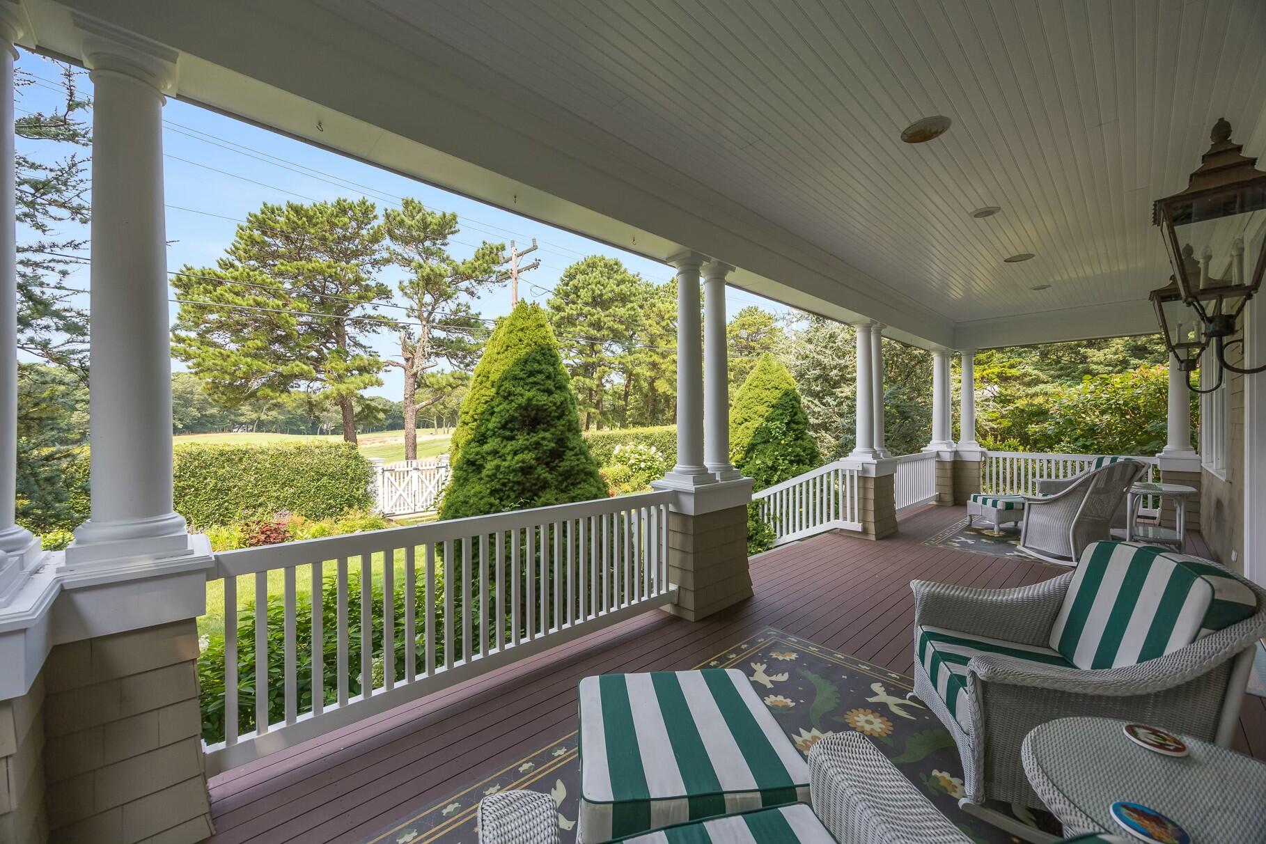 Osterville, Massachusetts 02655, United States, 5 Bedrooms Bedrooms, ,6 BathroomsBathrooms,Residential,Active,98907