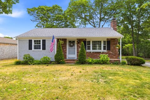 Photo of 90 Castlewood Circle, Hyannis, MA 02601 (MLS # 22602696)