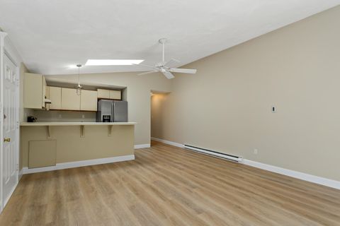 Condominium in Mashpee MA 35 Ashumet Road 5.jpg