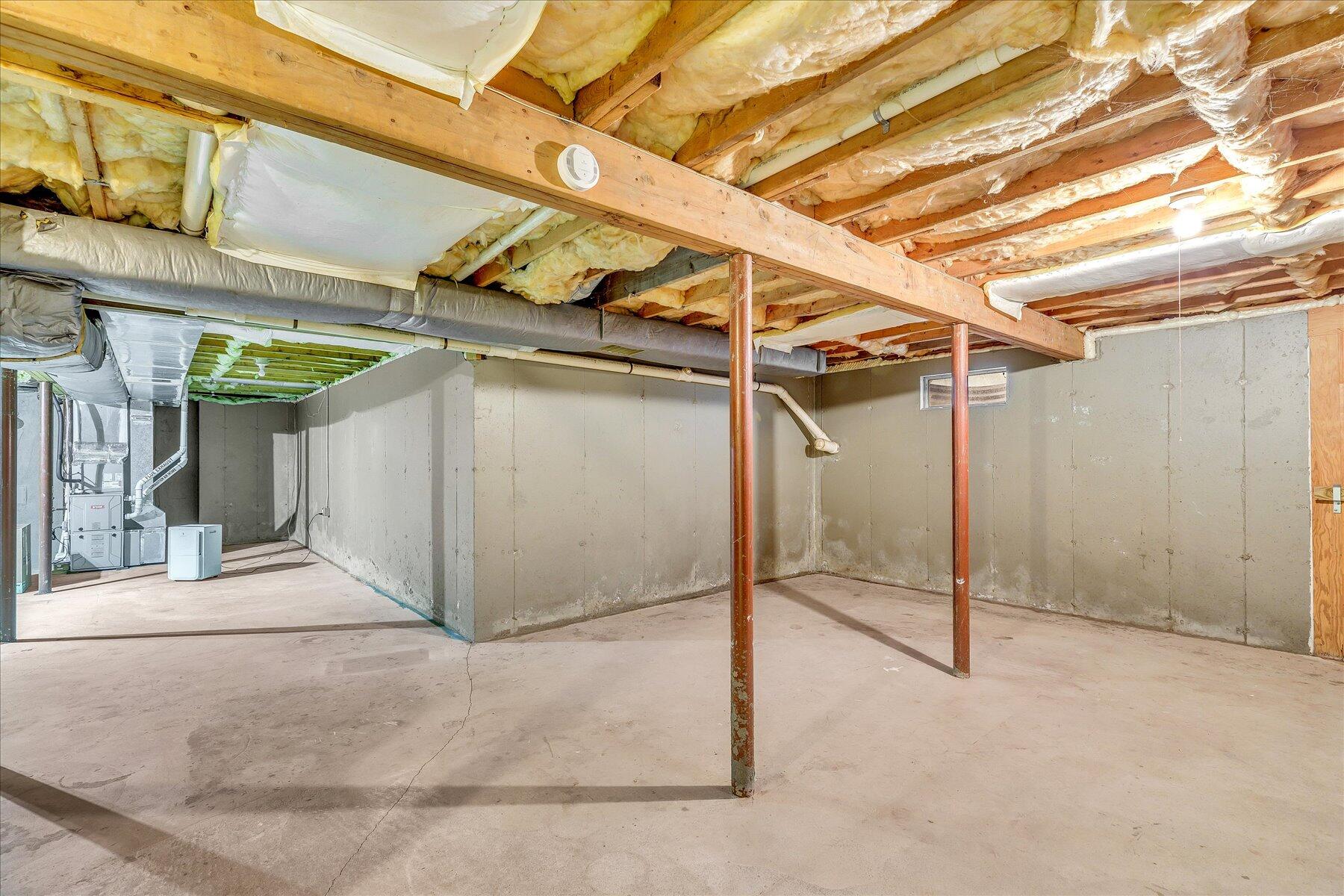 Yarmouth Port, Massachusetts 02675, United States, 2 Bedrooms Bedrooms, ,2 BathroomsBathrooms,Residential,Active,215799