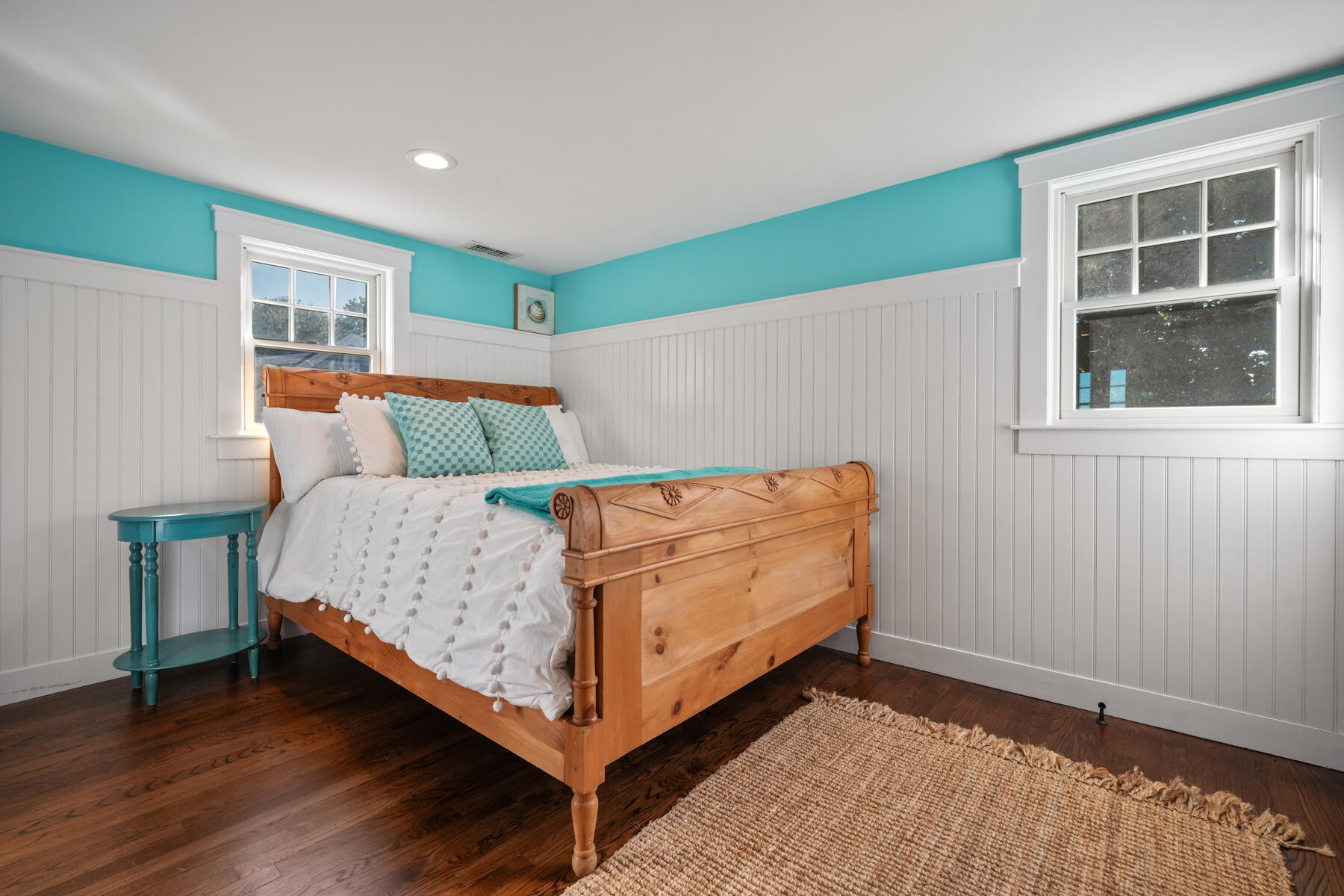 Hyannis, Massachusetts 02601, United States, 6 Bedrooms Bedrooms, ,3 BathroomsBathrooms,Residential,Active,66864