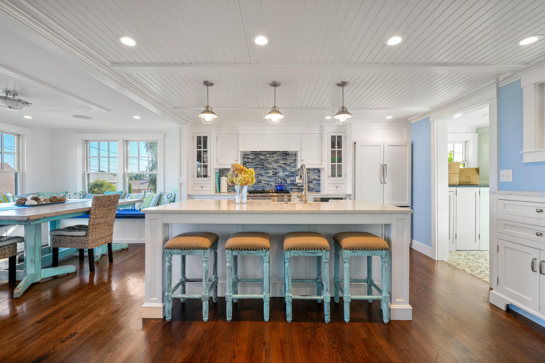 Hyannis, Massachusetts 02601, United States, 6 Bedrooms Bedrooms, ,3 BathroomsBathrooms,Residential,Active,66864