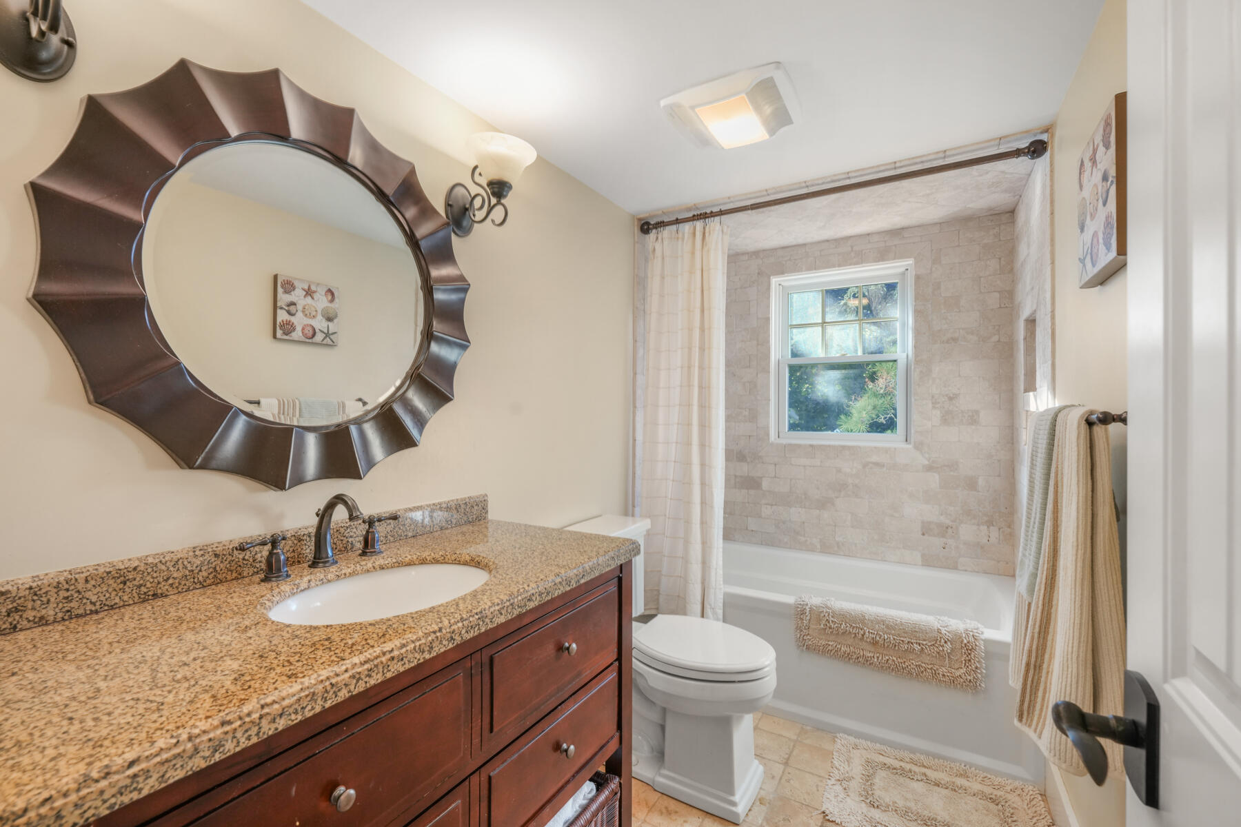 Hyannis, Massachusetts 02601, United States, 6 Bedrooms Bedrooms, ,3 BathroomsBathrooms,Residential,Active,66864