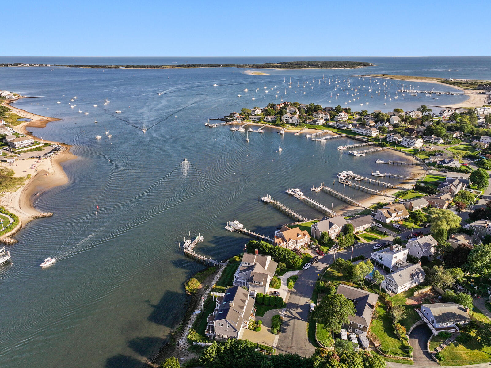 Hyannis, Massachusetts 02601, United States, 6 Bedrooms Bedrooms, ,3 BathroomsBathrooms,Residential,Active,66864