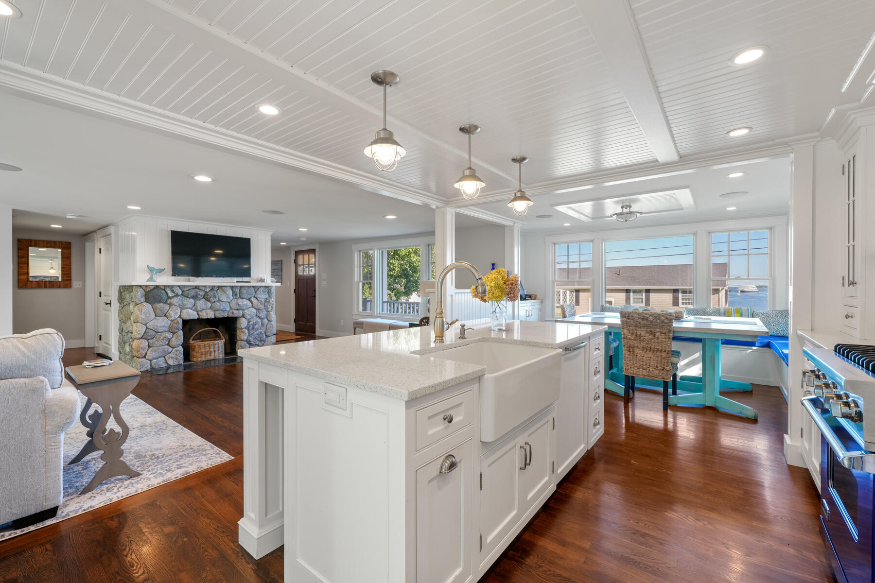 Hyannis, Massachusetts 02601, United States, 6 Bedrooms Bedrooms, ,3 BathroomsBathrooms,Residential,Active,66864