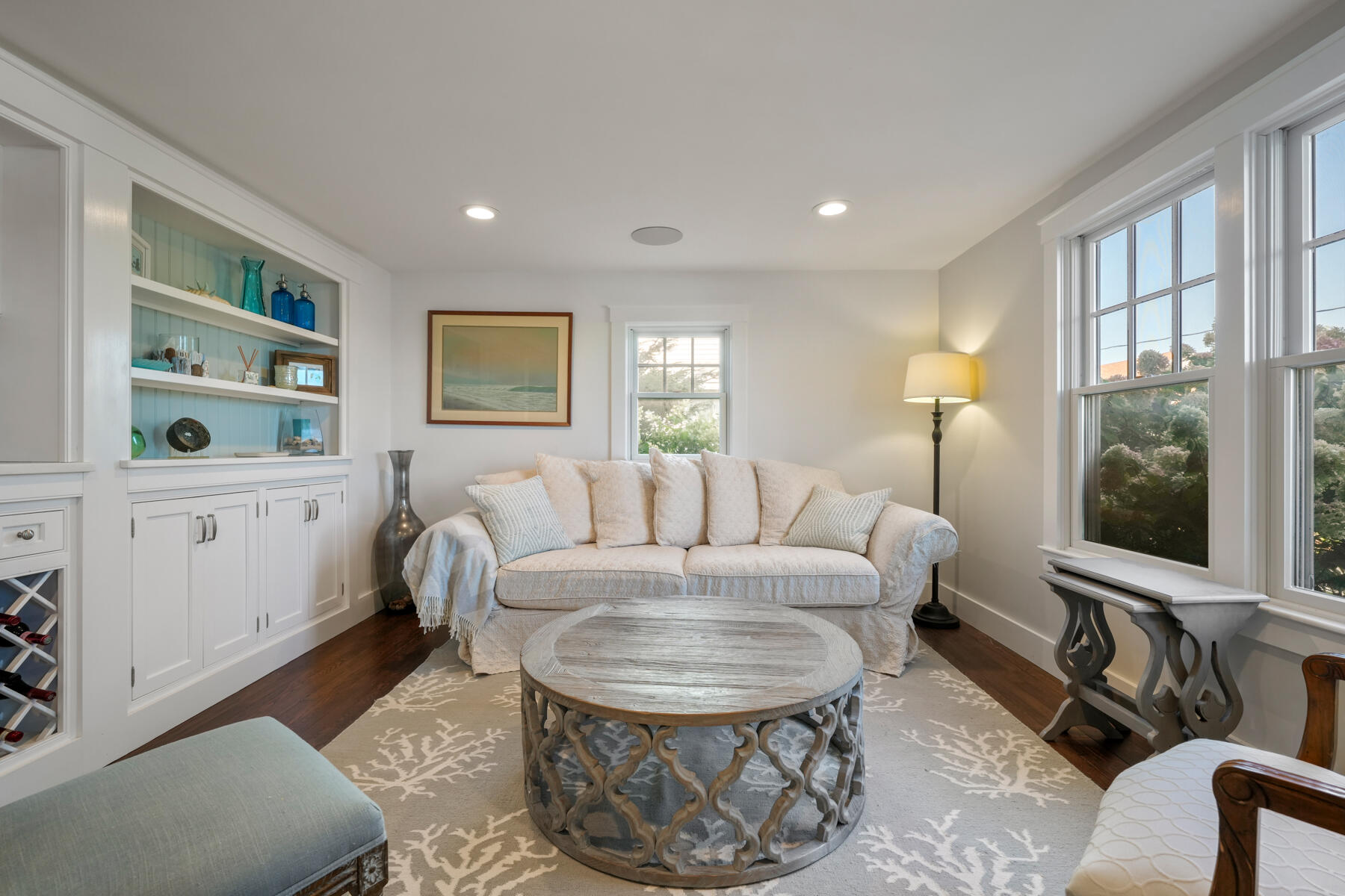 Hyannis, Massachusetts 02601, United States, 6 Bedrooms Bedrooms, ,3 BathroomsBathrooms,Residential,Active,66864