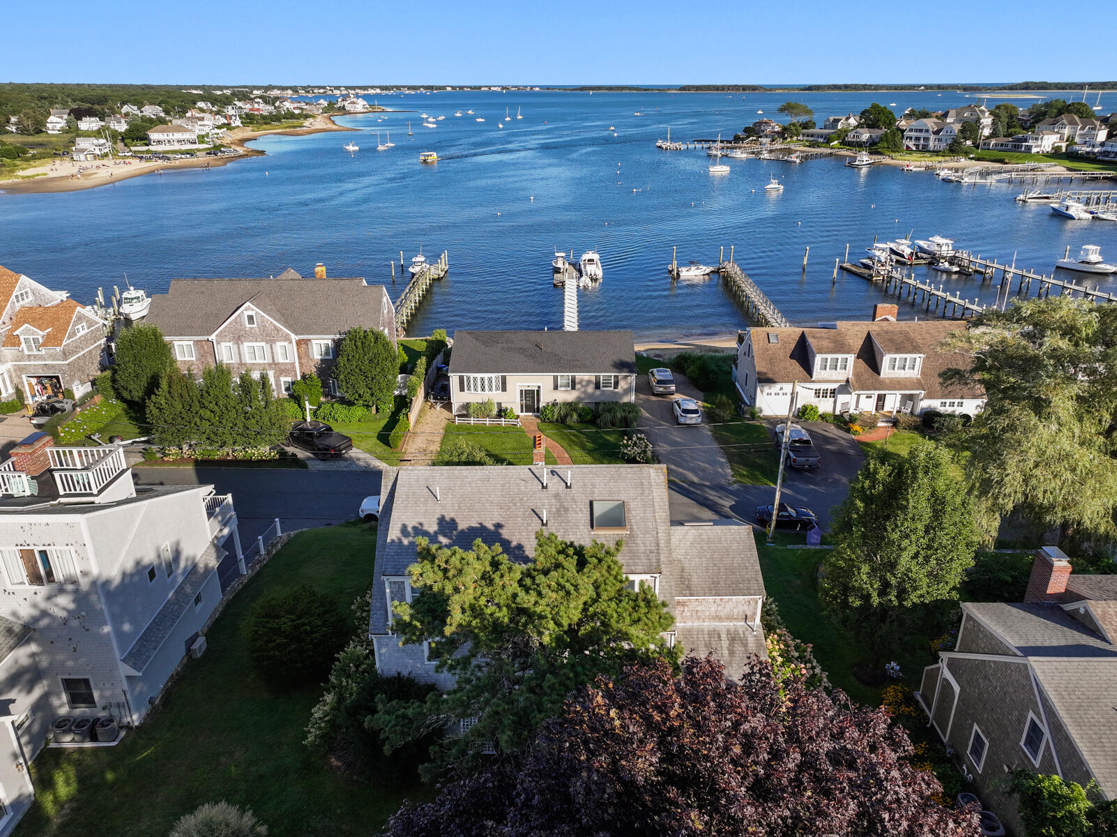 Hyannis, Massachusetts 02601, United States, 6 Bedrooms Bedrooms, ,3 BathroomsBathrooms,Residential,Active,66864