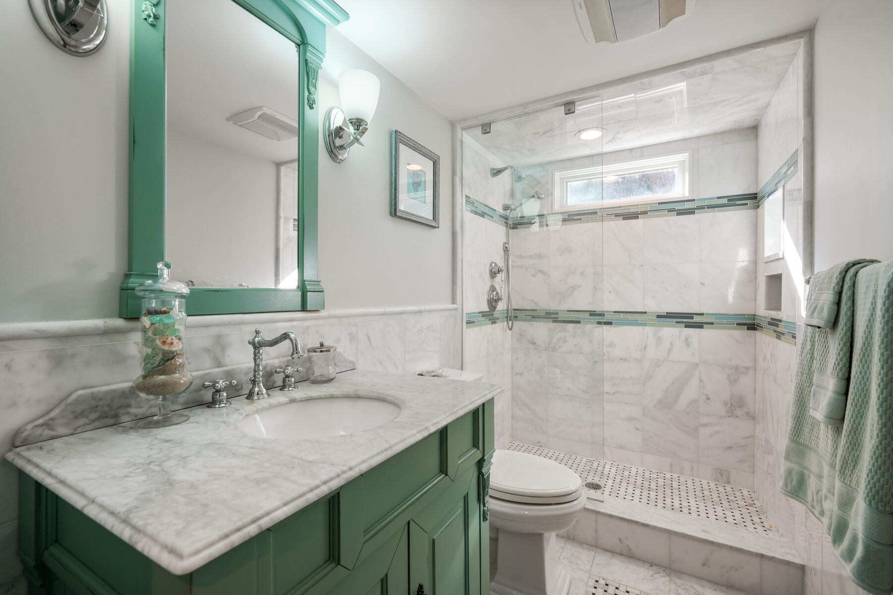 Hyannis, Massachusetts 02601, United States, 6 Bedrooms Bedrooms, ,3 BathroomsBathrooms,Residential,Active,66864