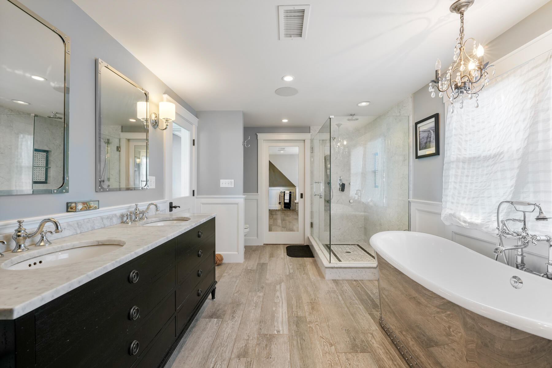 Hyannis, Massachusetts 02601, United States, 6 Bedrooms Bedrooms, ,3 BathroomsBathrooms,Residential,Active,66864