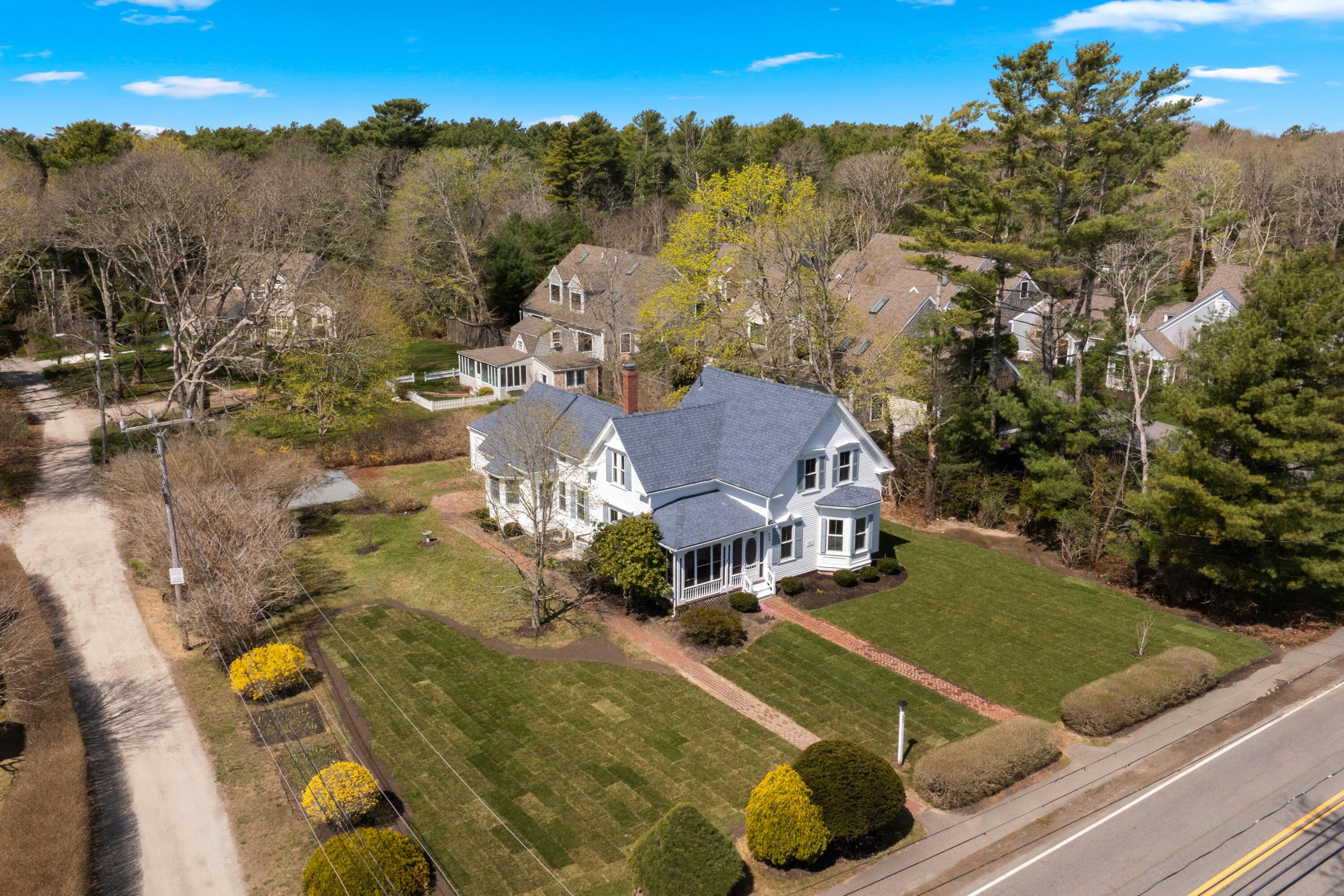 Cotuit, Massachusetts 02635, United States, 4 Bedrooms Bedrooms, ,3 BathroomsBathrooms,Residential,Active,114546