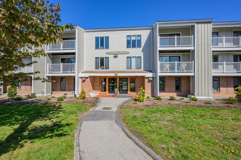 Photo of 42 Old Colony Way #APT 21, Orleans, MA 02653 (MLS # 22601977)