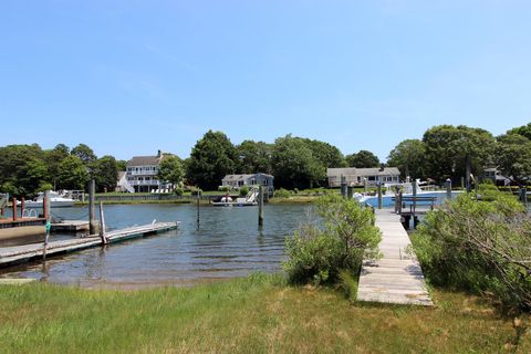 Single Family Residence in Mashpee MA 37 Riverside Road 6.jpg