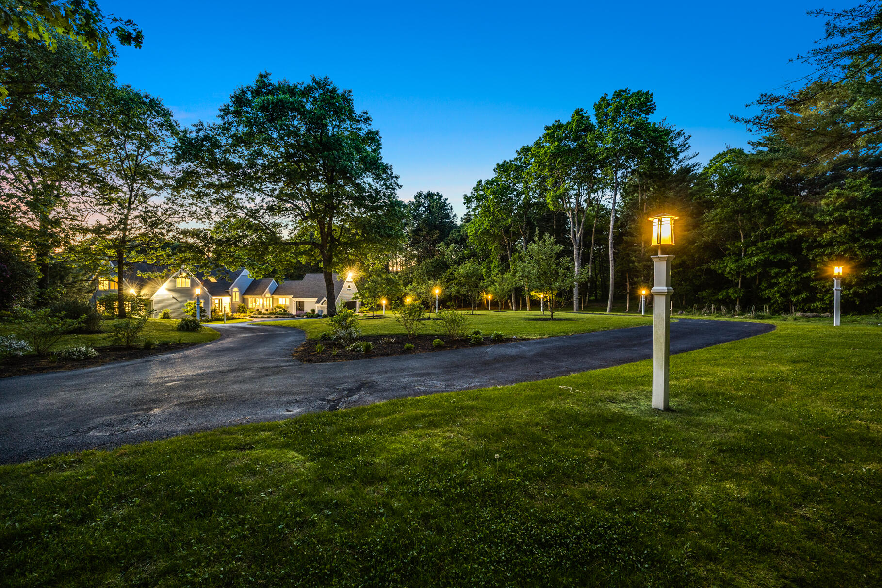 Osterville, Massachusetts 02655, United States, 5 Bedrooms Bedrooms, ,5 BathroomsBathrooms,Residential,Active,18055