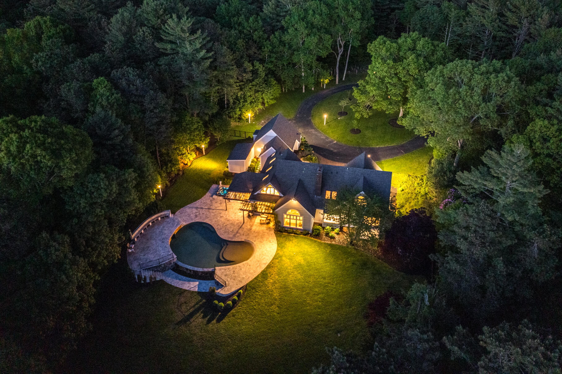 Osterville, Massachusetts 02655, United States, 5 Bedrooms Bedrooms, ,5 BathroomsBathrooms,Residential,Active,18055