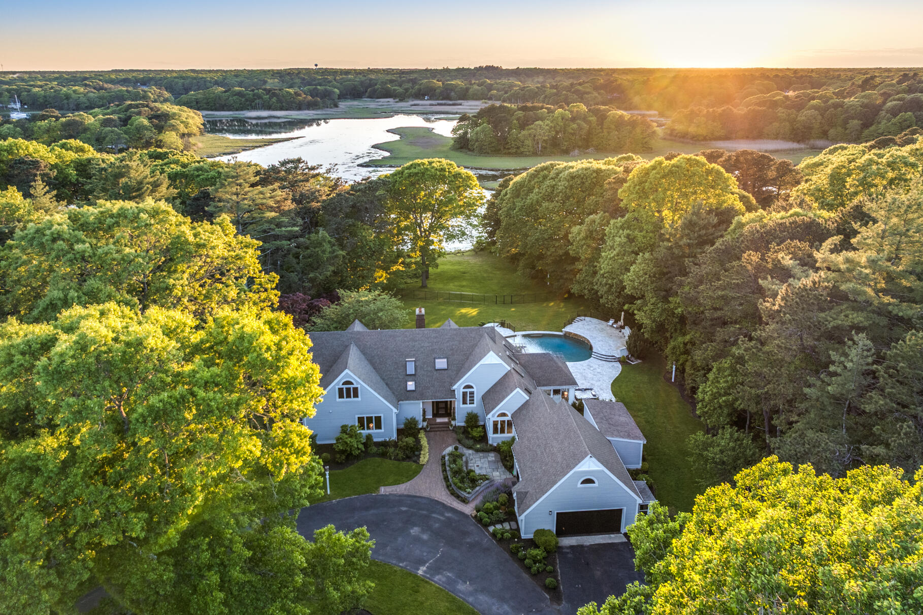 Osterville, Massachusetts 02655, United States, 5 Bedrooms Bedrooms, ,5 BathroomsBathrooms,Residential,Active,18055