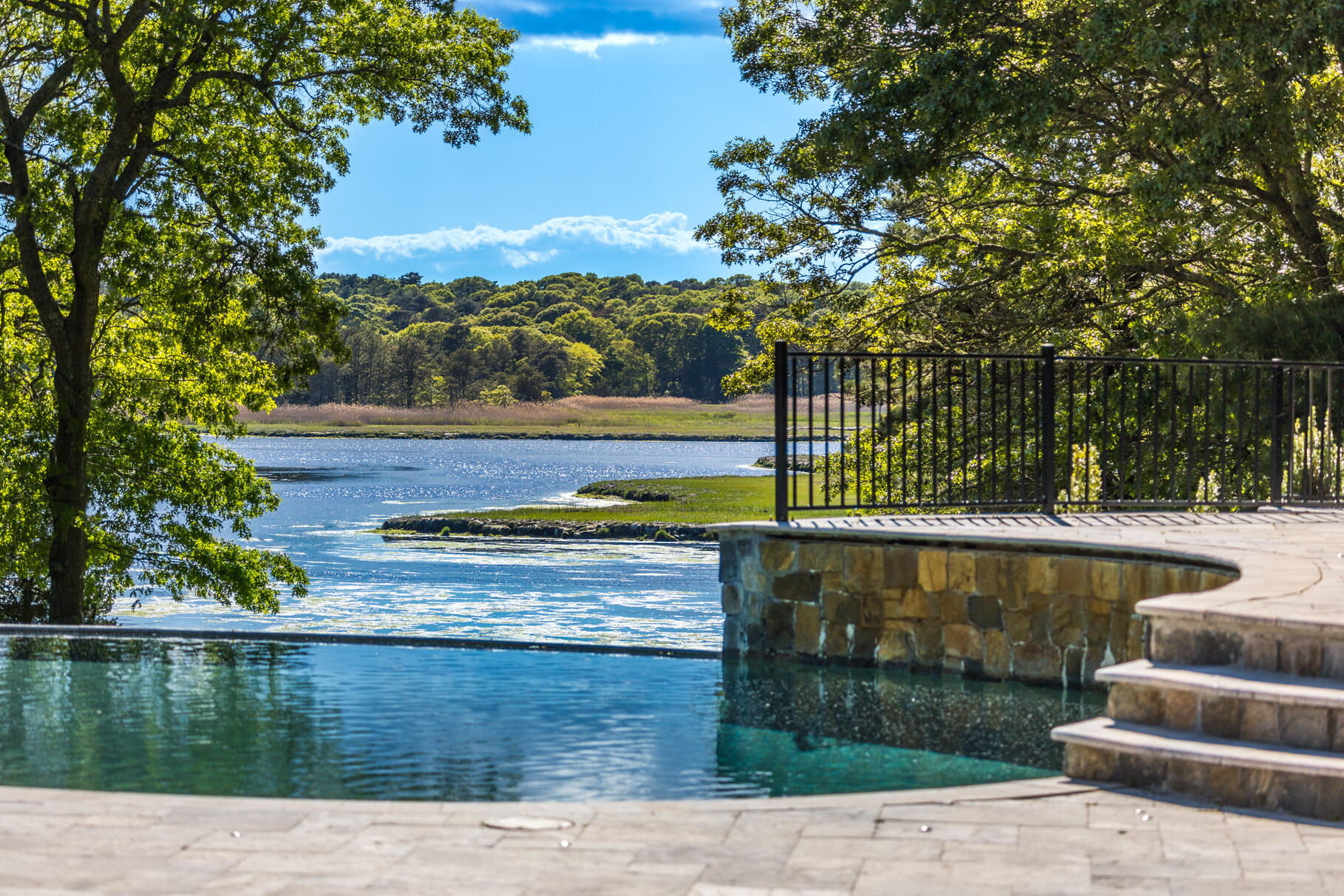 Osterville, Massachusetts 02655, United States, 5 Bedrooms Bedrooms, ,5 BathroomsBathrooms,Residential,Active,18055