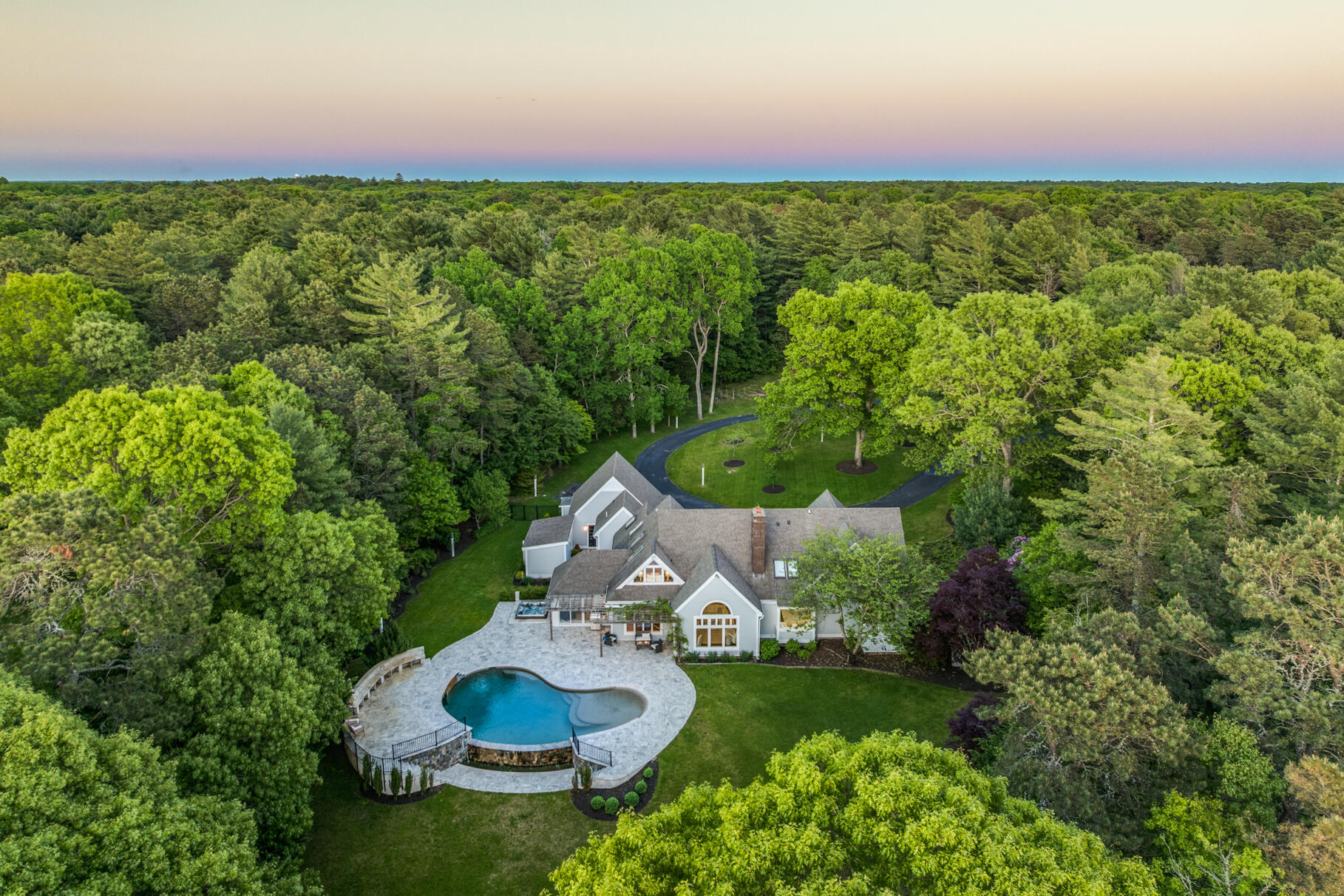 Osterville, Massachusetts 02655, United States, 5 Bedrooms Bedrooms, ,5 BathroomsBathrooms,Residential,Active,18055