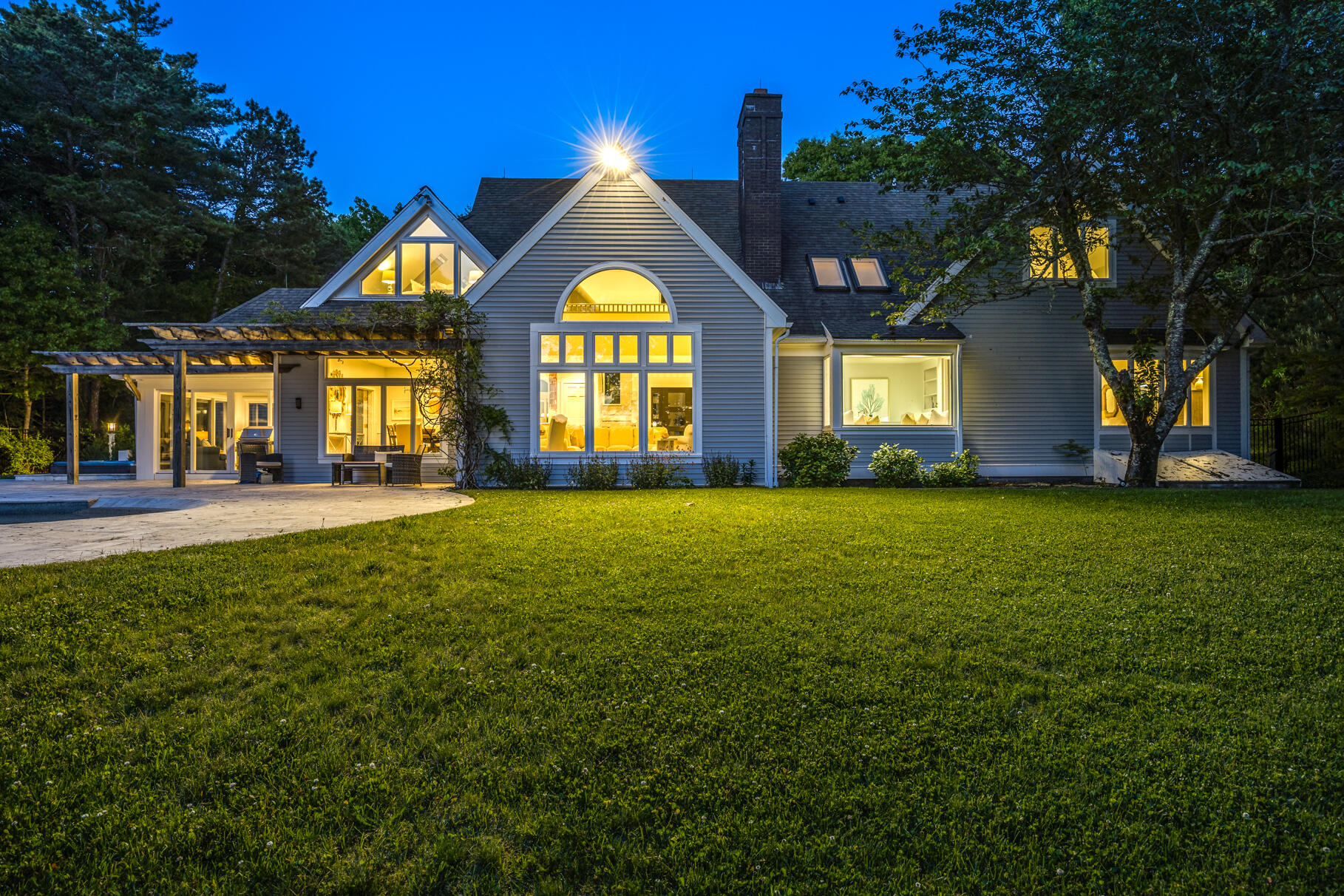 Osterville, Massachusetts 02655, United States, 5 Bedrooms Bedrooms, ,5 BathroomsBathrooms,Residential,Active,18055