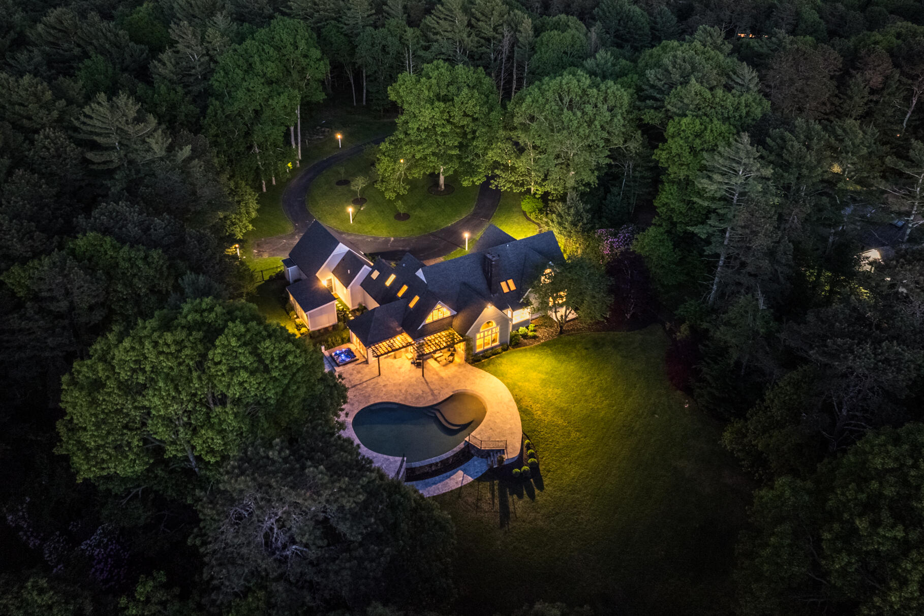 Osterville, Massachusetts 02655, United States, 5 Bedrooms Bedrooms, ,5 BathroomsBathrooms,Residential,Active,18055