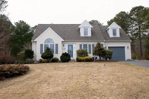 Photo of 28 Quashnet Woods Drive, Mashpee, MA 02649 (MLS # 22604376)