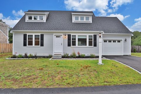 Photo of 1 Beach Plum Path, Falmouth, MA 02540 (MLS # 22600370)