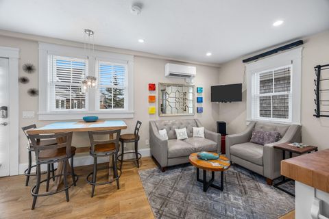 Photo of 9 Conwell Street #4, Provincetown, MA 02657 (MLS # 22600061)