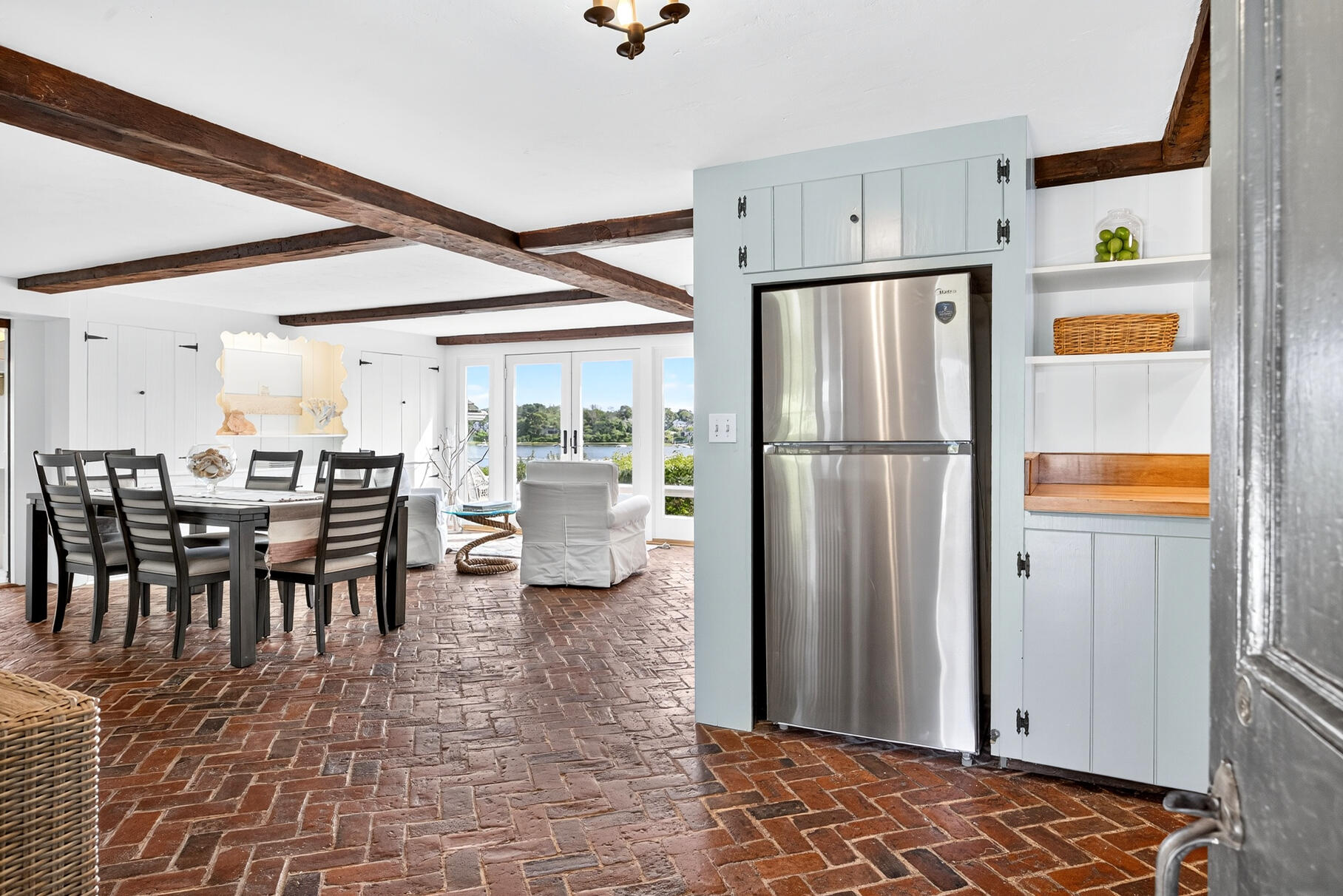 Chatham, Massachusetts 02633, United States, 7 Bedrooms Bedrooms, ,4 BathroomsBathrooms,Residential,Active,197885