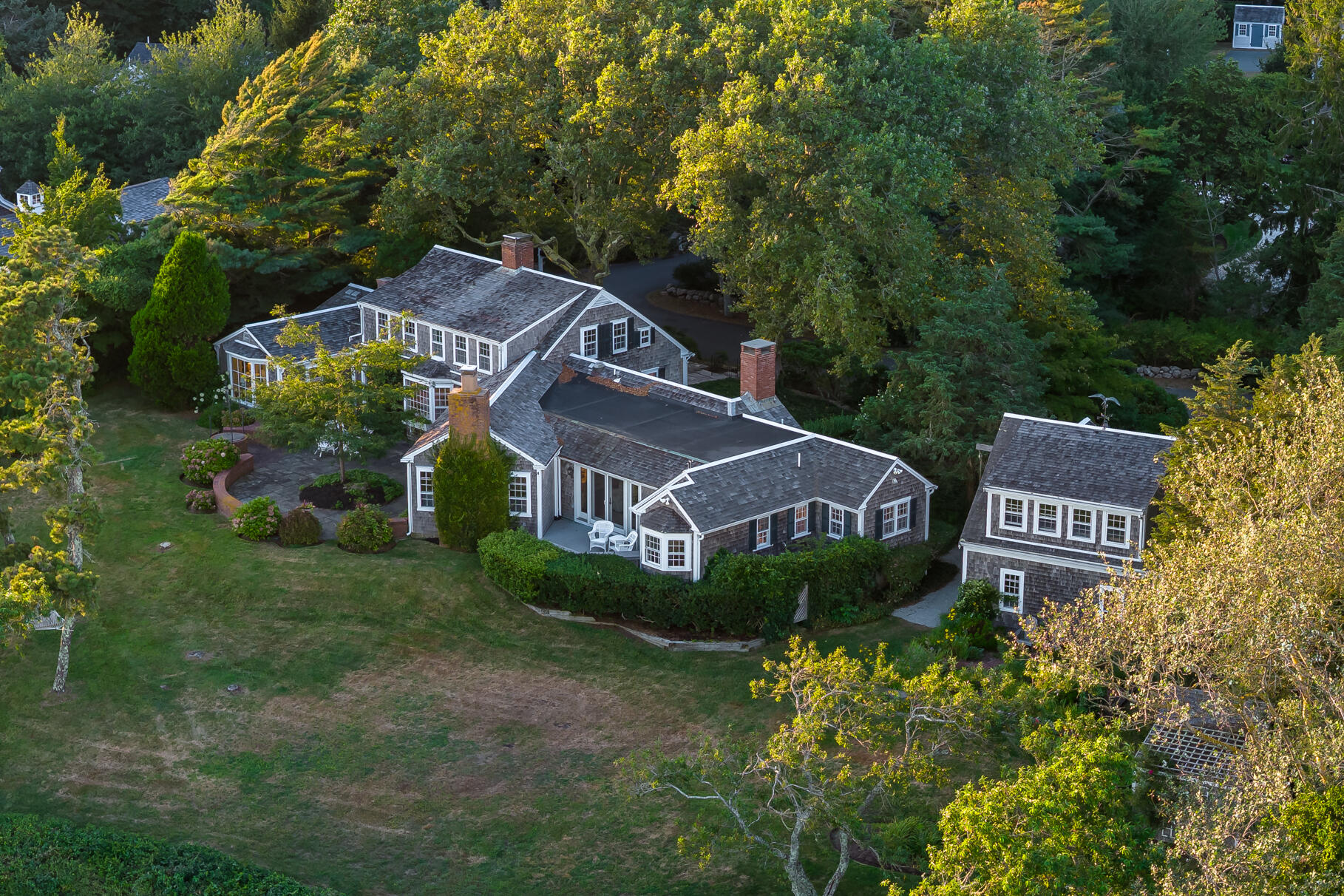 Chatham, Massachusetts 02633, United States, 7 Bedrooms Bedrooms, ,4 BathroomsBathrooms,Residential,Active,197885