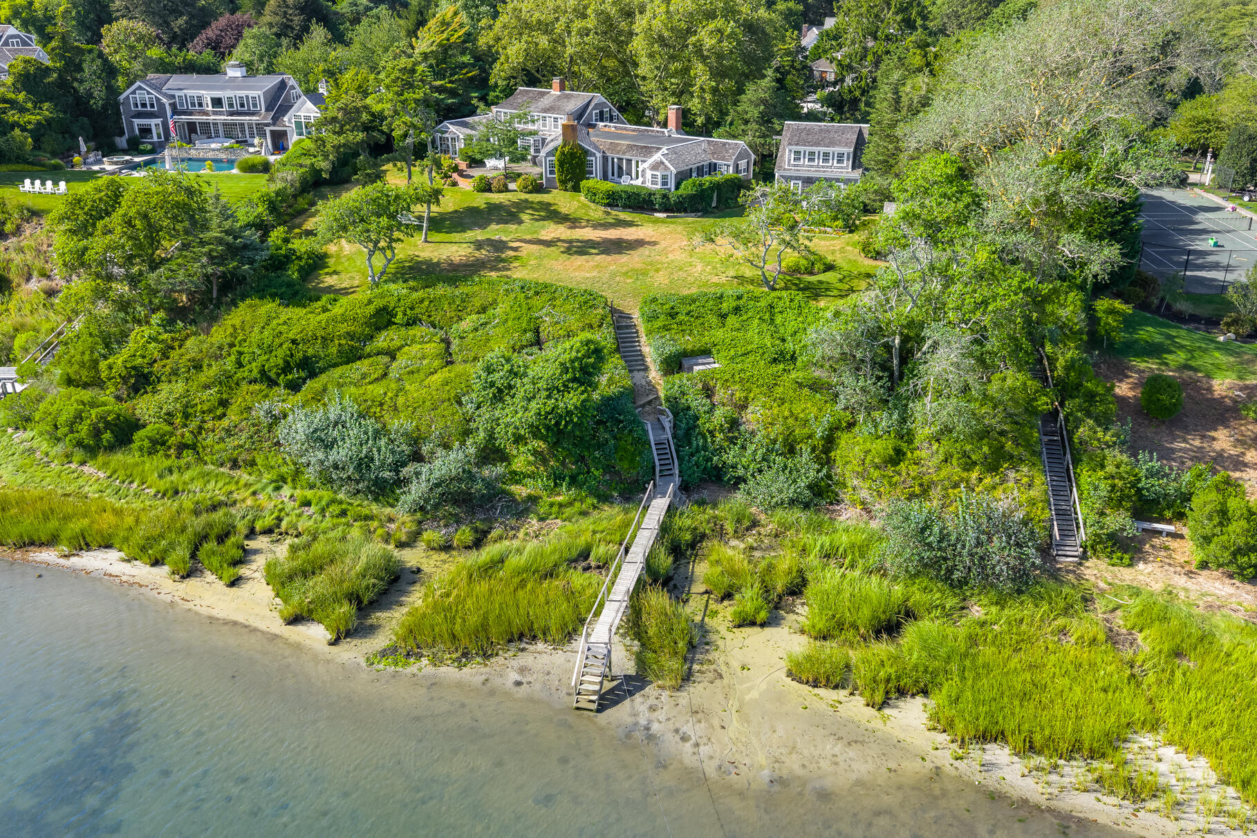 Chatham, Massachusetts 02633, United States, 7 Bedrooms Bedrooms, ,4 BathroomsBathrooms,Residential,Active,197885