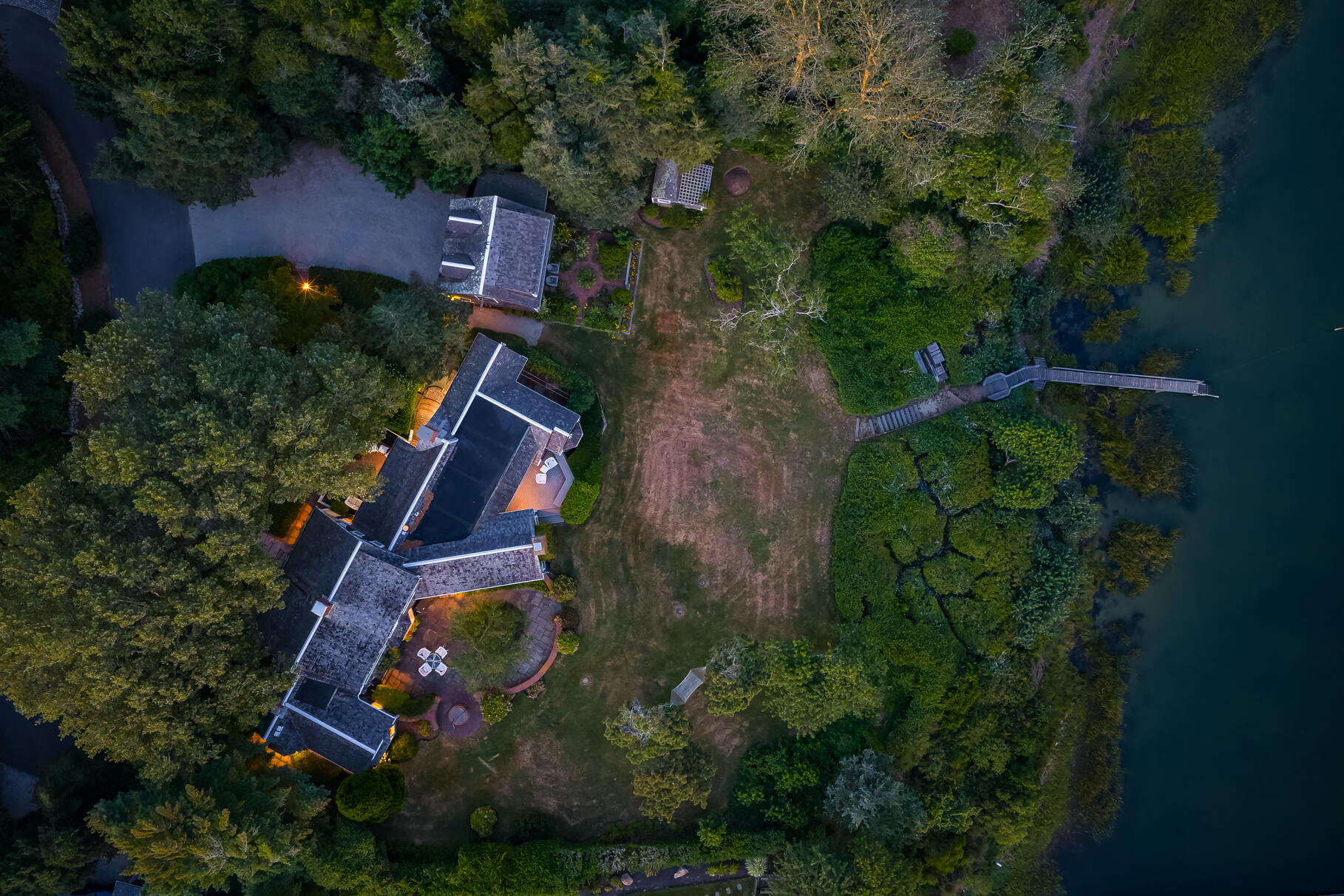 Chatham, Massachusetts 02633, United States, 7 Bedrooms Bedrooms, ,4 BathroomsBathrooms,Residential,Active,197885