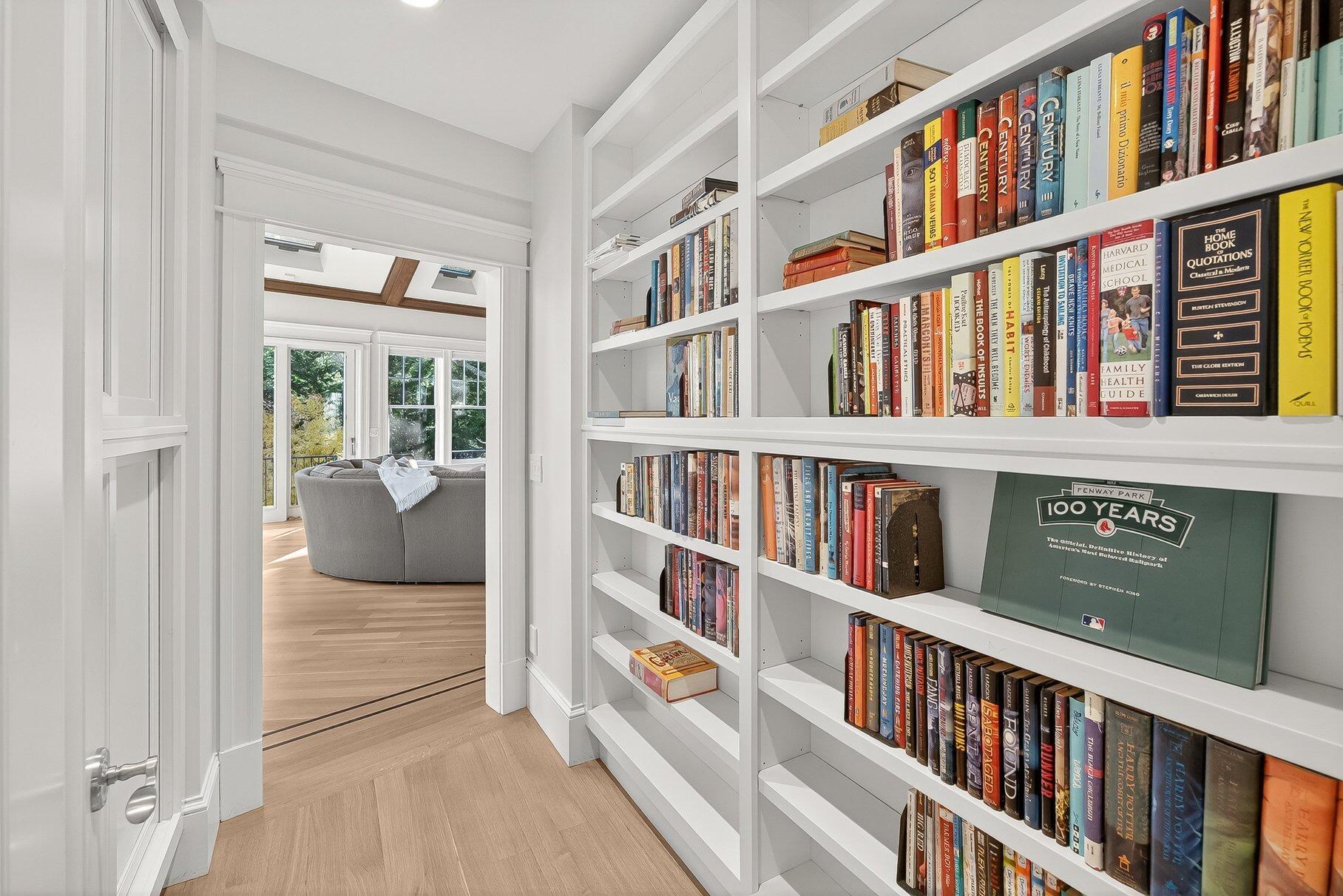 Cotuit, Massachusetts 02635, United States, 7 Bedrooms Bedrooms, ,8 BathroomsBathrooms,Residential,Active,245173