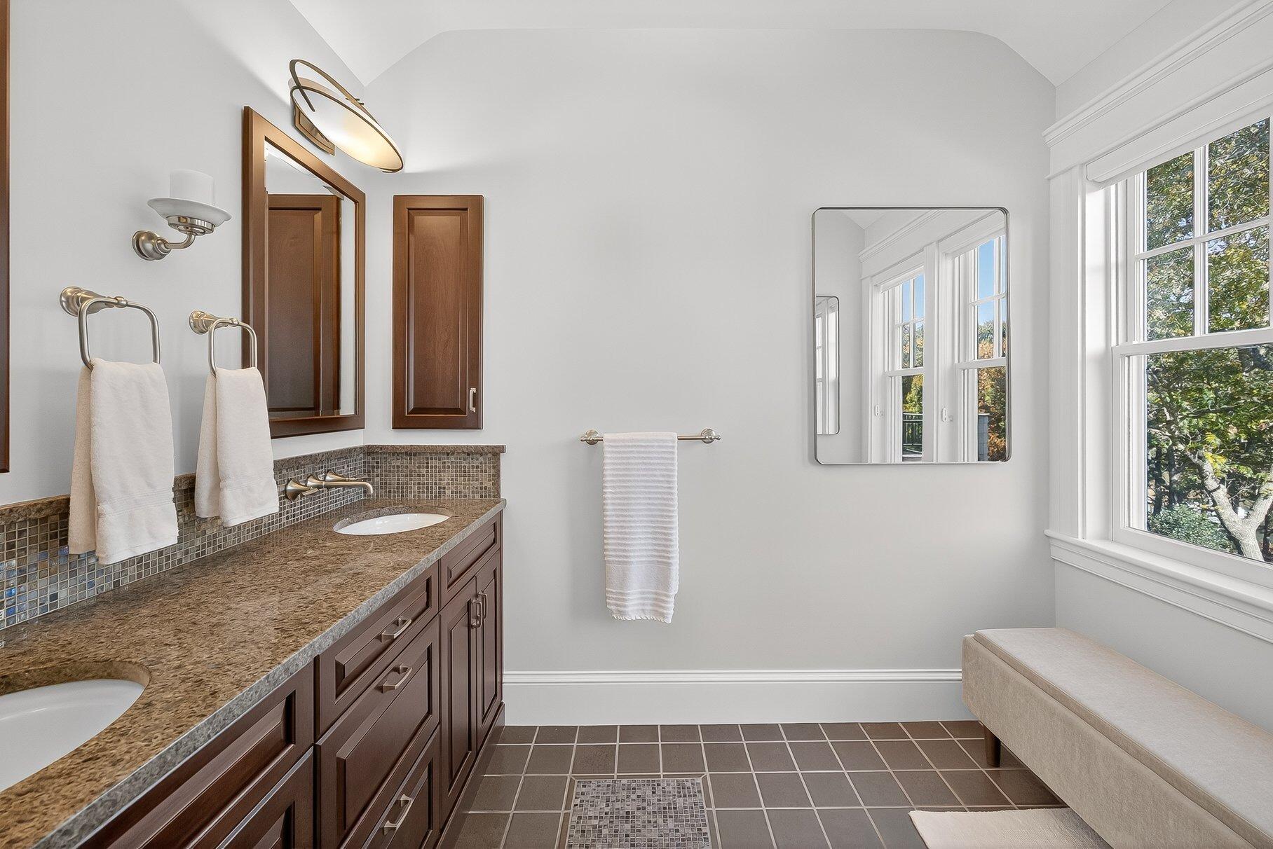 Cotuit, Massachusetts 02635, United States, 7 Bedrooms Bedrooms, ,8 BathroomsBathrooms,Residential,Active,245173