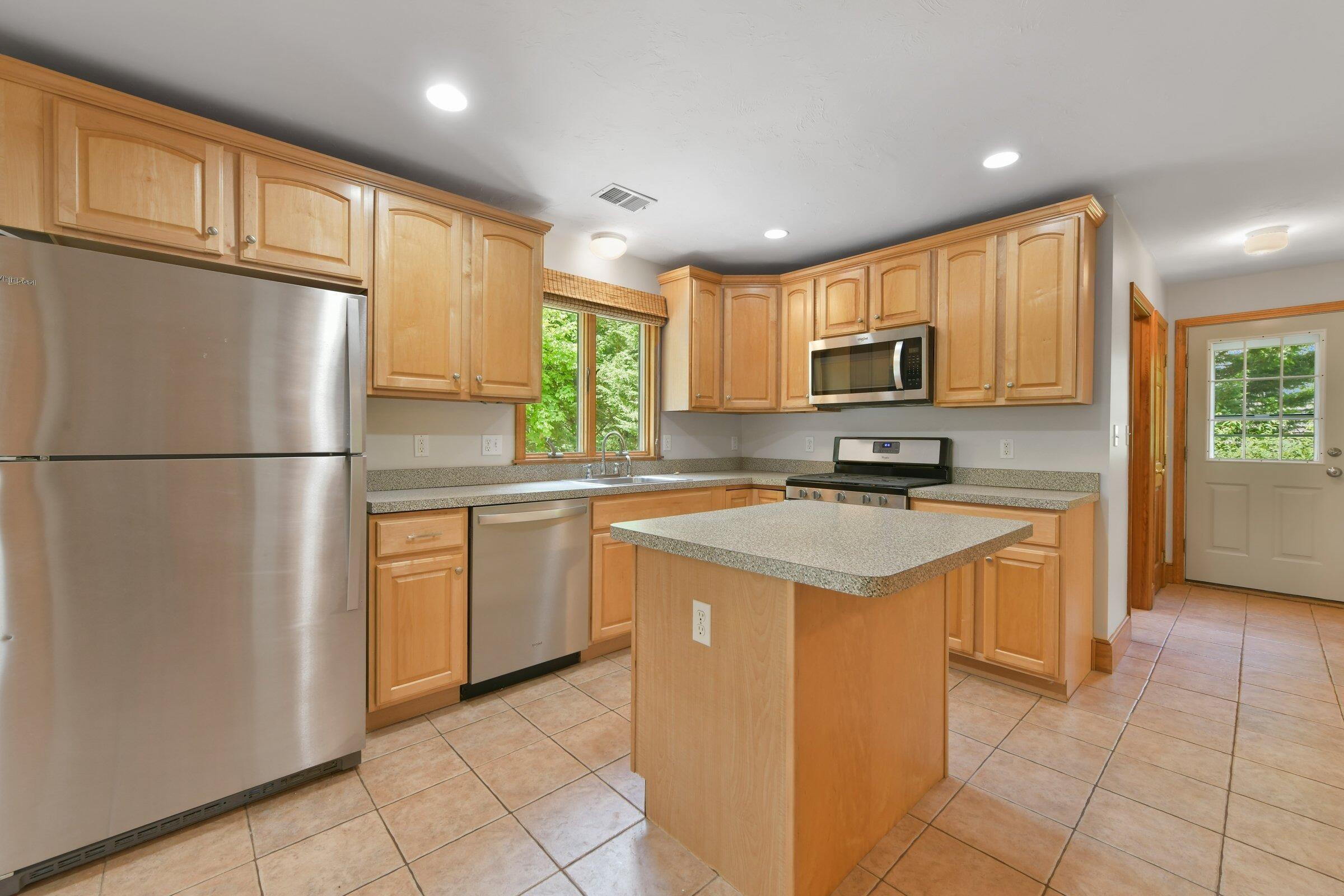 Cotuit, Massachusetts 02635, United States, 3 Bedrooms Bedrooms, ,2 BathroomsBathrooms,Residential,Active,142781