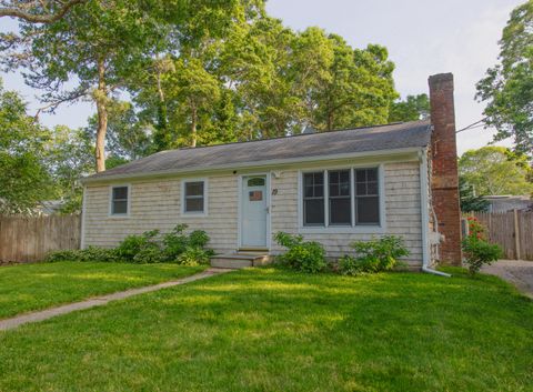 Single Family Residence in Barnstable MA 19 Marc Avenue.jpg