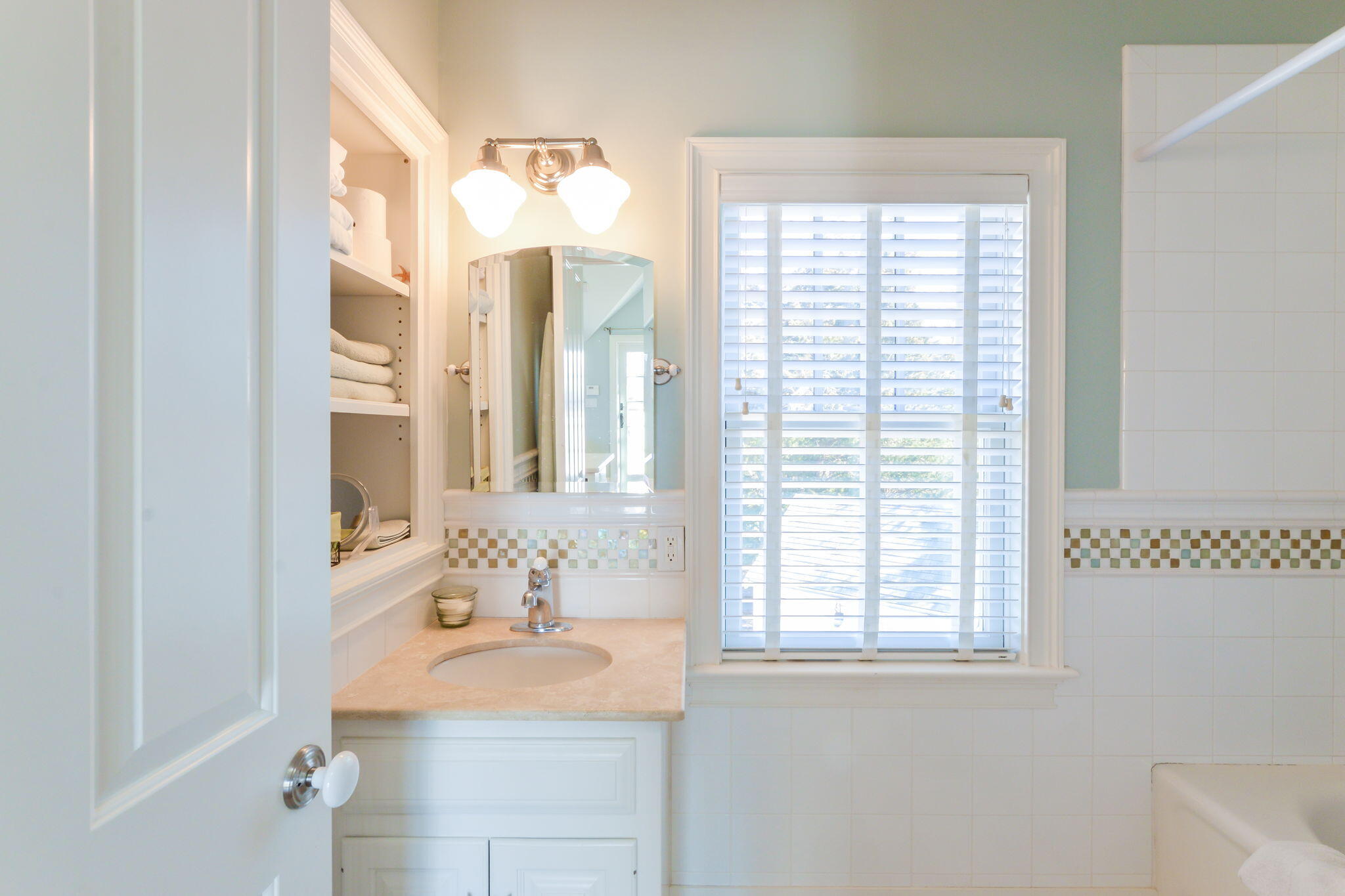 Eastham, Massachusetts 02642, United States, 4 Bedrooms Bedrooms, ,7 BathroomsBathrooms,Residential,Active,91393