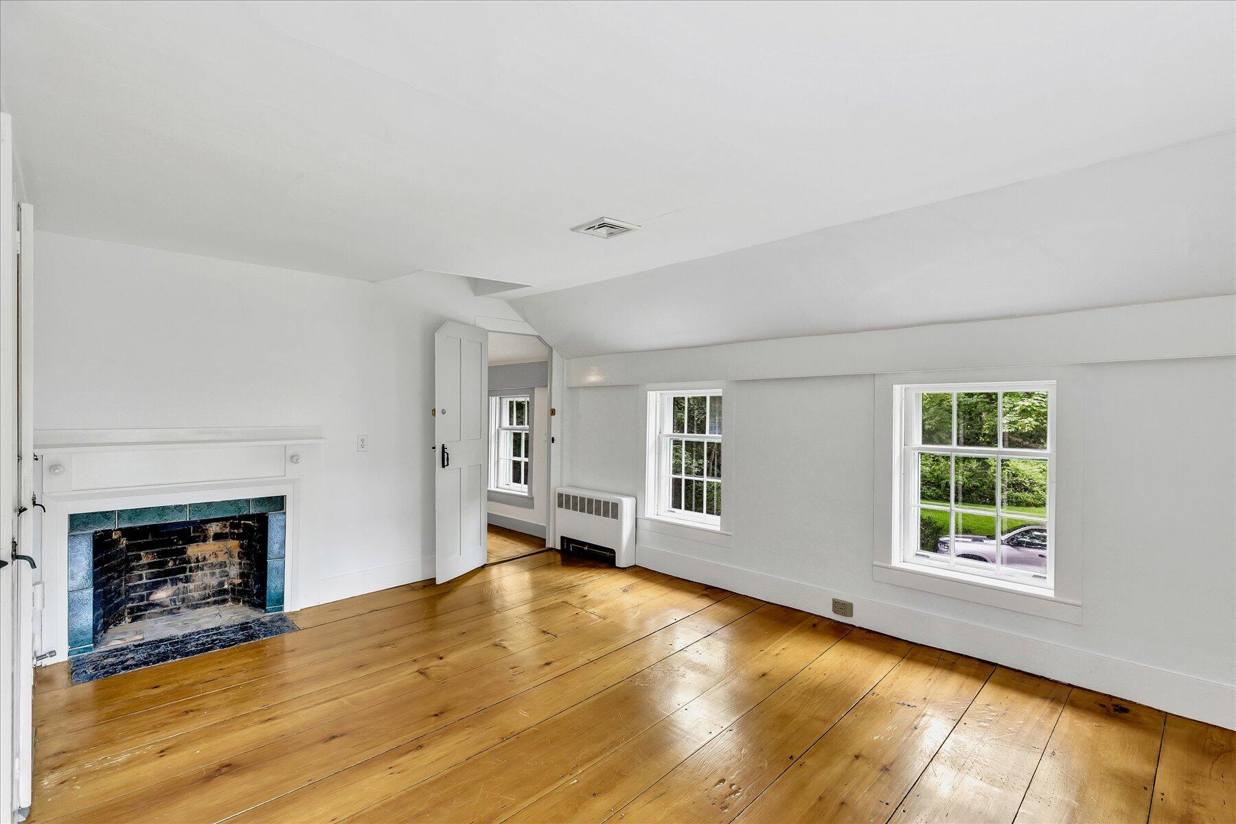 Sandwich, Massachusetts 02563, United States, 5 Bedrooms Bedrooms, ,4 BathroomsBathrooms,Residential,Pending,151761