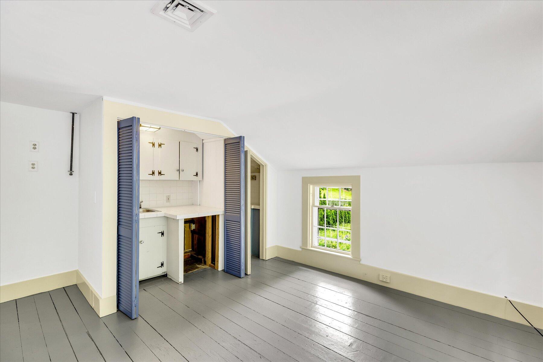 Sandwich, Massachusetts 02563, United States, 5 Bedrooms Bedrooms, ,4 BathroomsBathrooms,Residential,Pending,151761