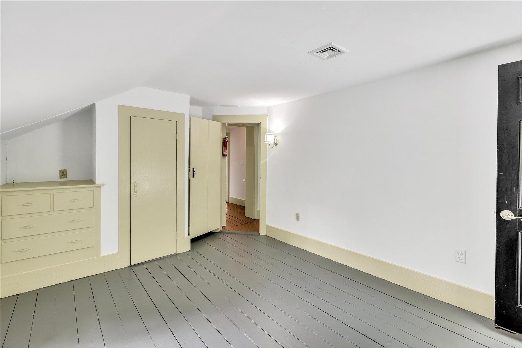 Sandwich, Massachusetts 02563, United States, 5 Bedrooms Bedrooms, ,4 BathroomsBathrooms,Residential,Pending,151761