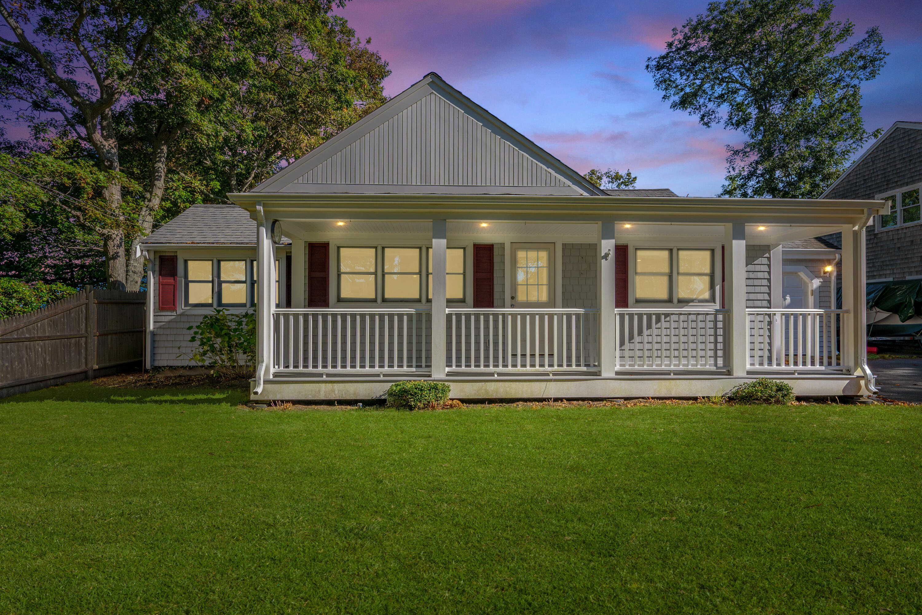 West Yarmouth, Massachusetts 02673, United States, 2 Bedrooms Bedrooms, ,1 BathroomBathrooms,Residential,Active,227887