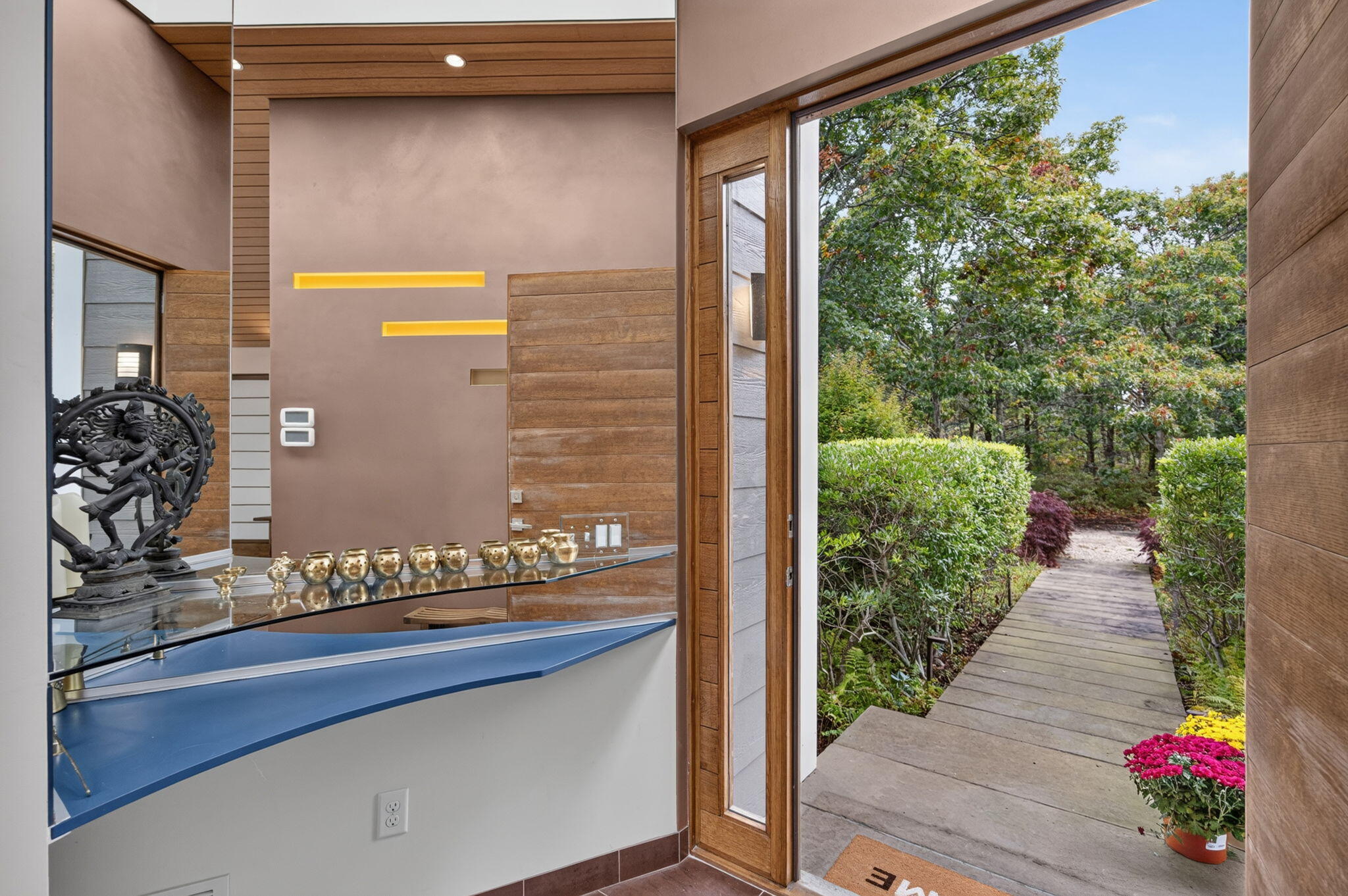 4 Sylvias Way