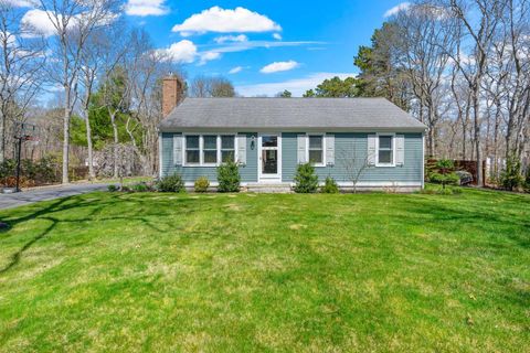 Single Family Residence in Mashpee MA 19 Saddleback Road.jpg