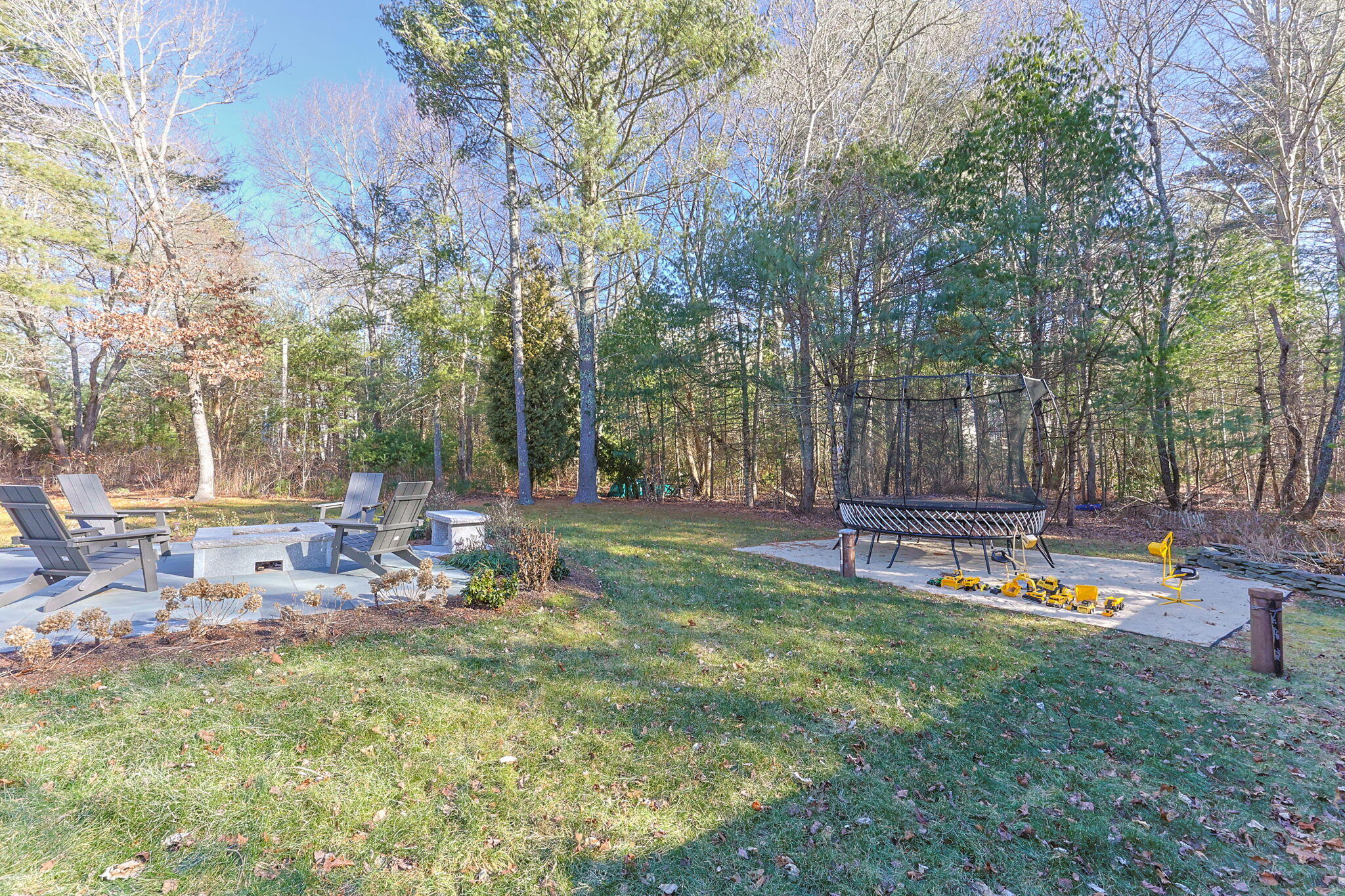 Carver, Massachusetts 02330, United States, 3 Bedrooms Bedrooms, ,2 BathroomsBathrooms,Residential,Pending,20737