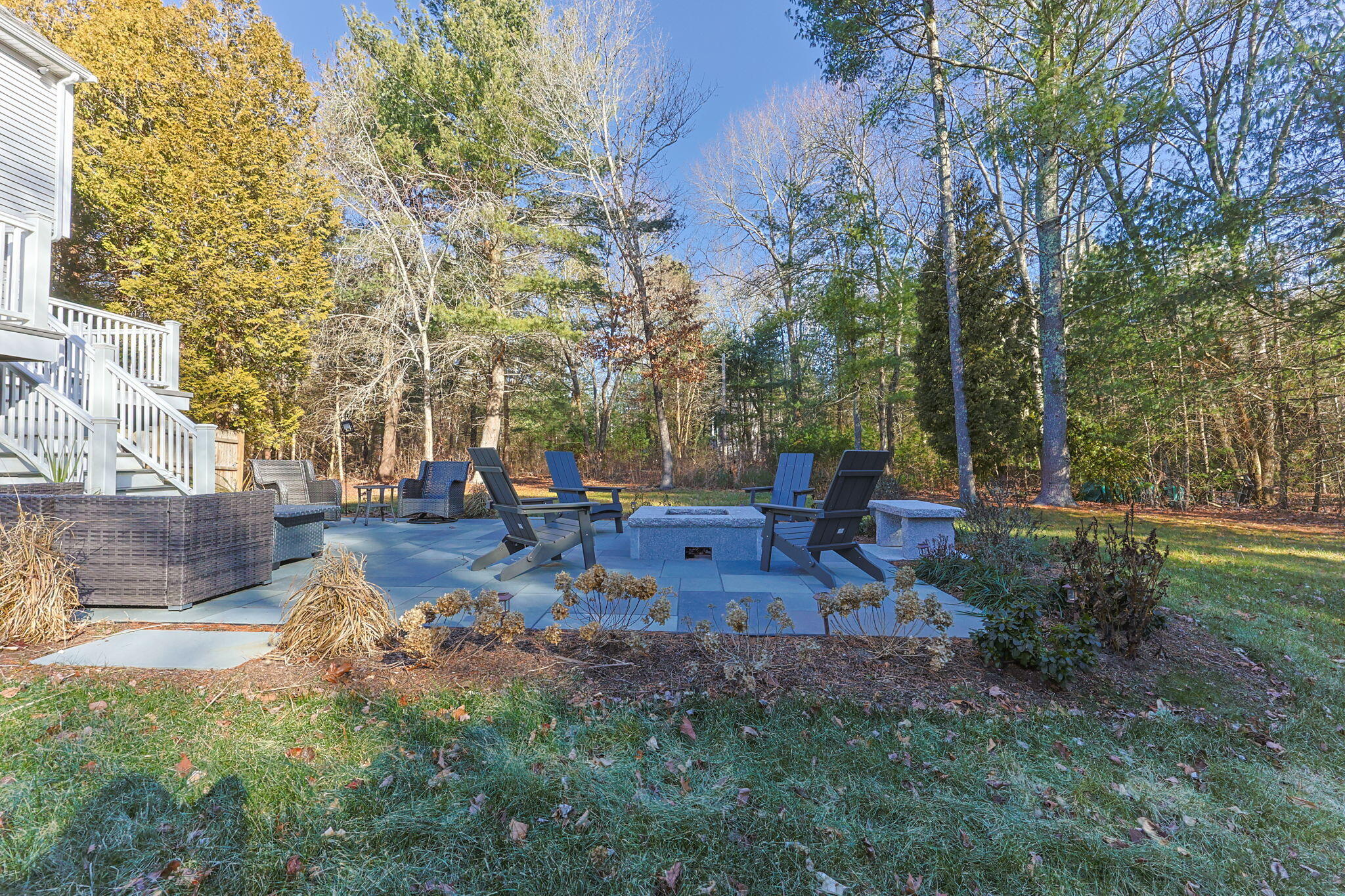 Carver, Massachusetts 02330, United States, 3 Bedrooms Bedrooms, ,2 BathroomsBathrooms,Residential,Pending,20737