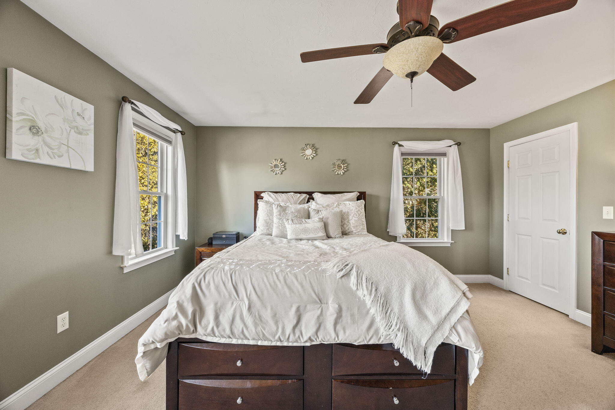 Carver, Massachusetts 02330, United States, 3 Bedrooms Bedrooms, ,2 BathroomsBathrooms,Residential,Pending,20737