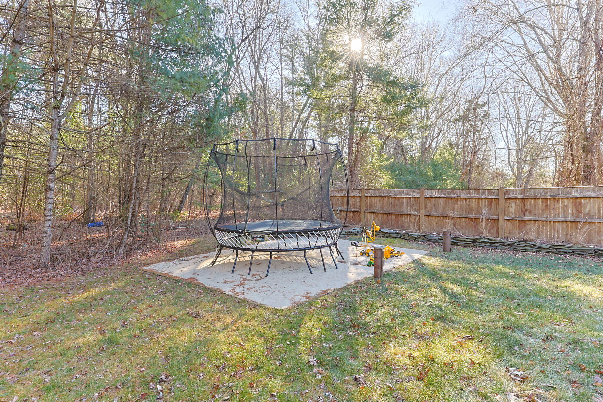 Carver, Massachusetts 02330, United States, 3 Bedrooms Bedrooms, ,2 BathroomsBathrooms,Residential,Pending,20737