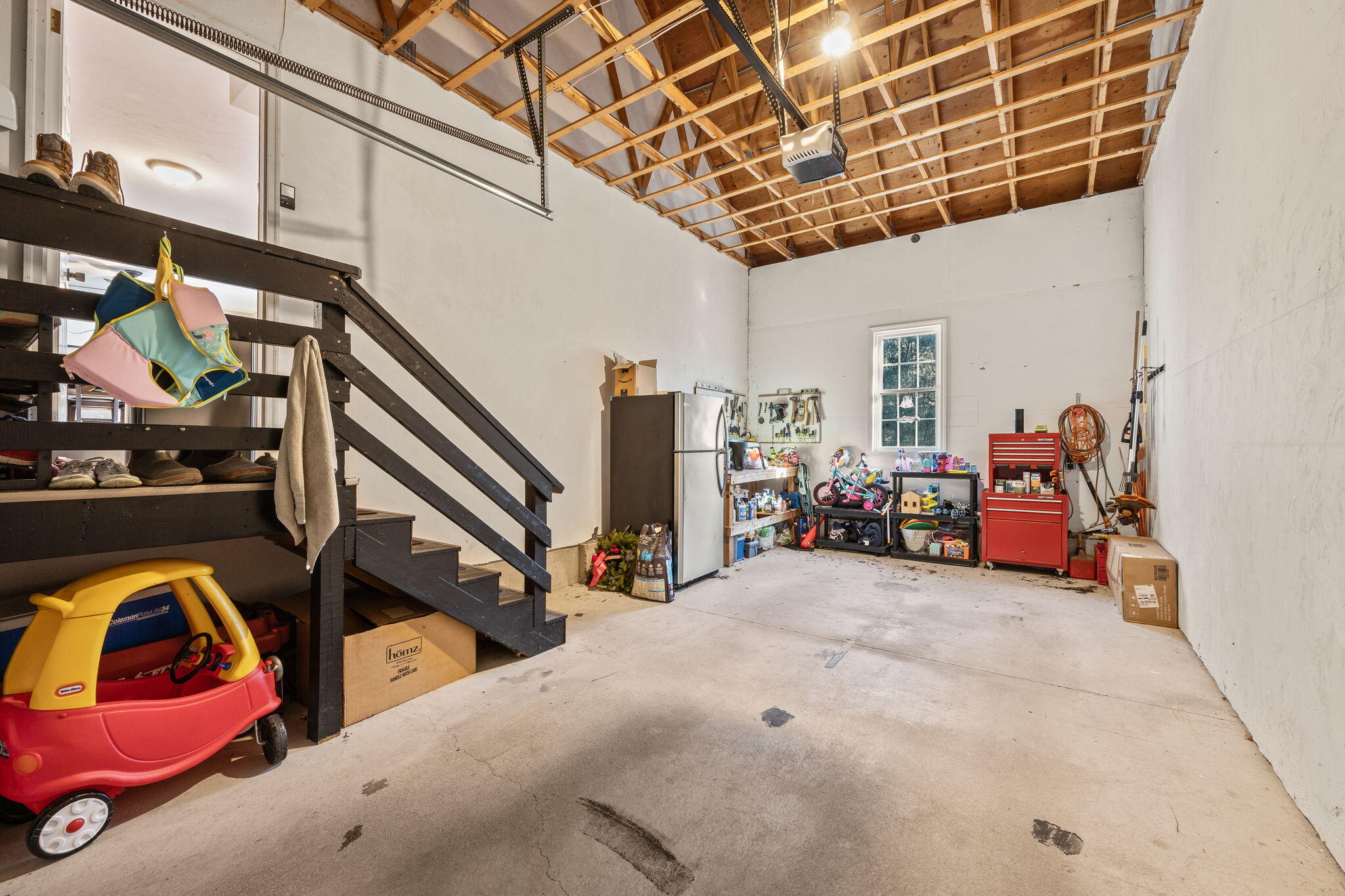 Carver, Massachusetts 02330, United States, 3 Bedrooms Bedrooms, ,2 BathroomsBathrooms,Residential,Pending,20737